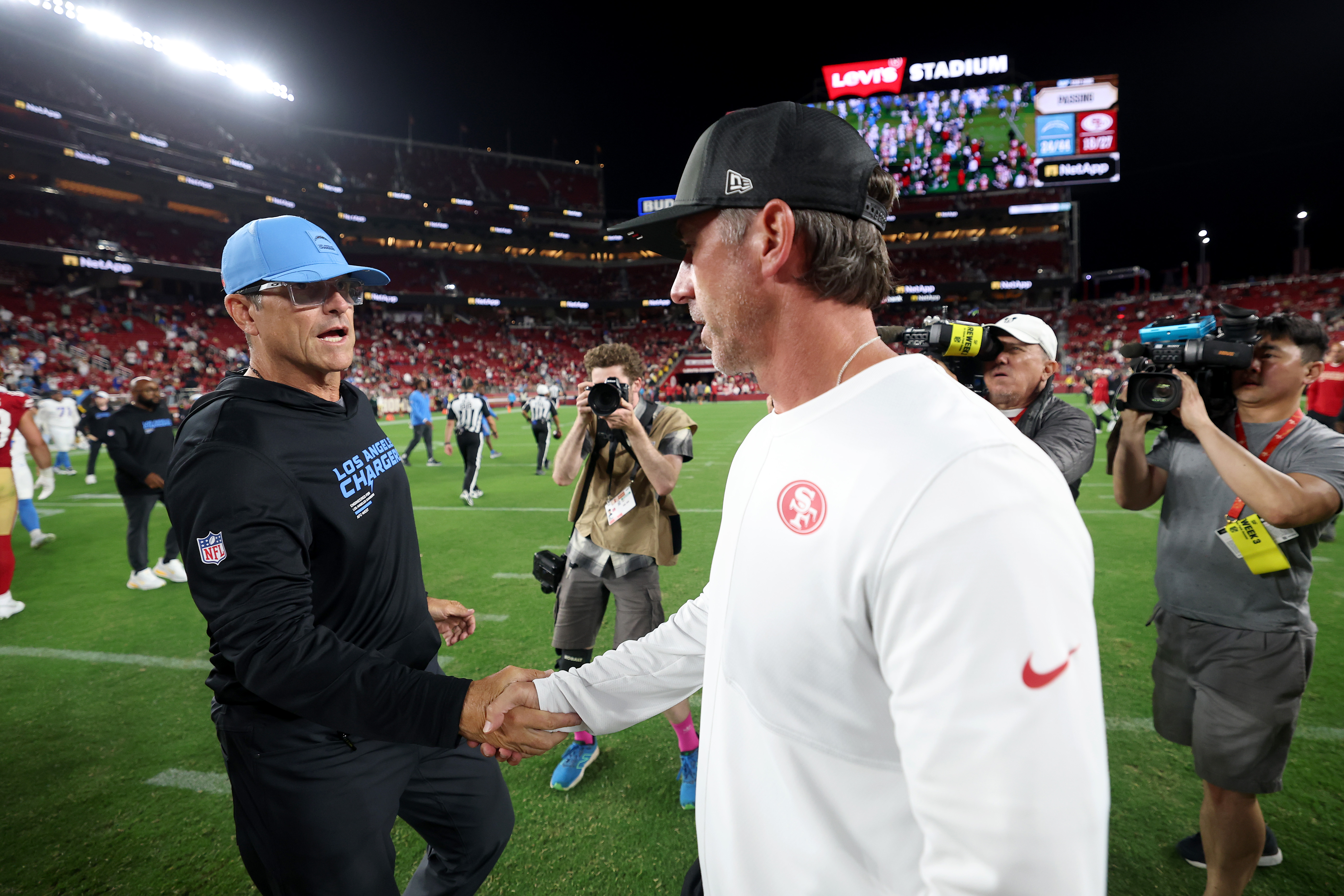 A Four Verts Christmas: Let's bring holiday cheer to QB-needy franchises, plus 2 teams who are always injured