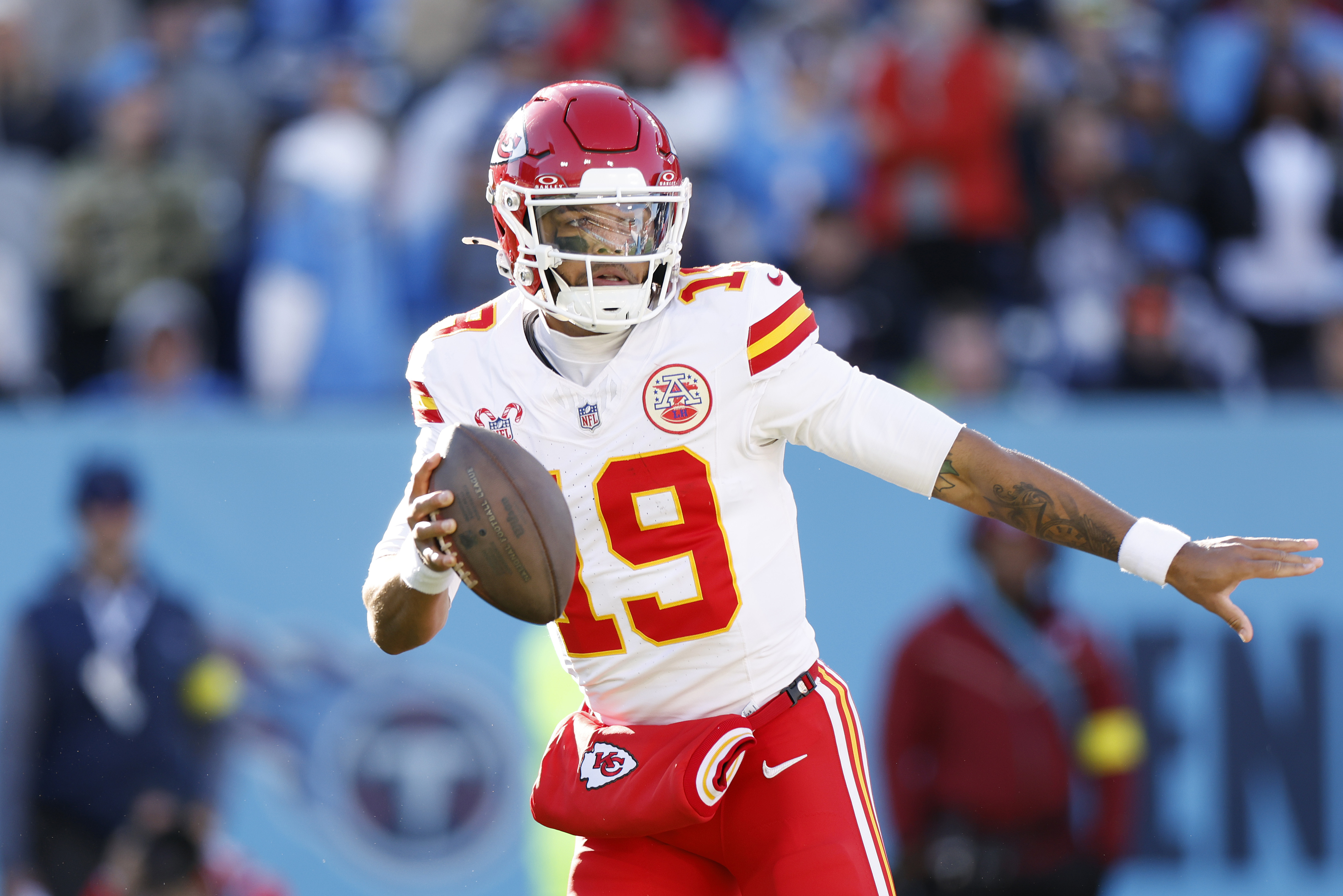 NFL Week 17 betting, odds, lines: 5 biggest storylines, including a trio of (bad) Christmas games