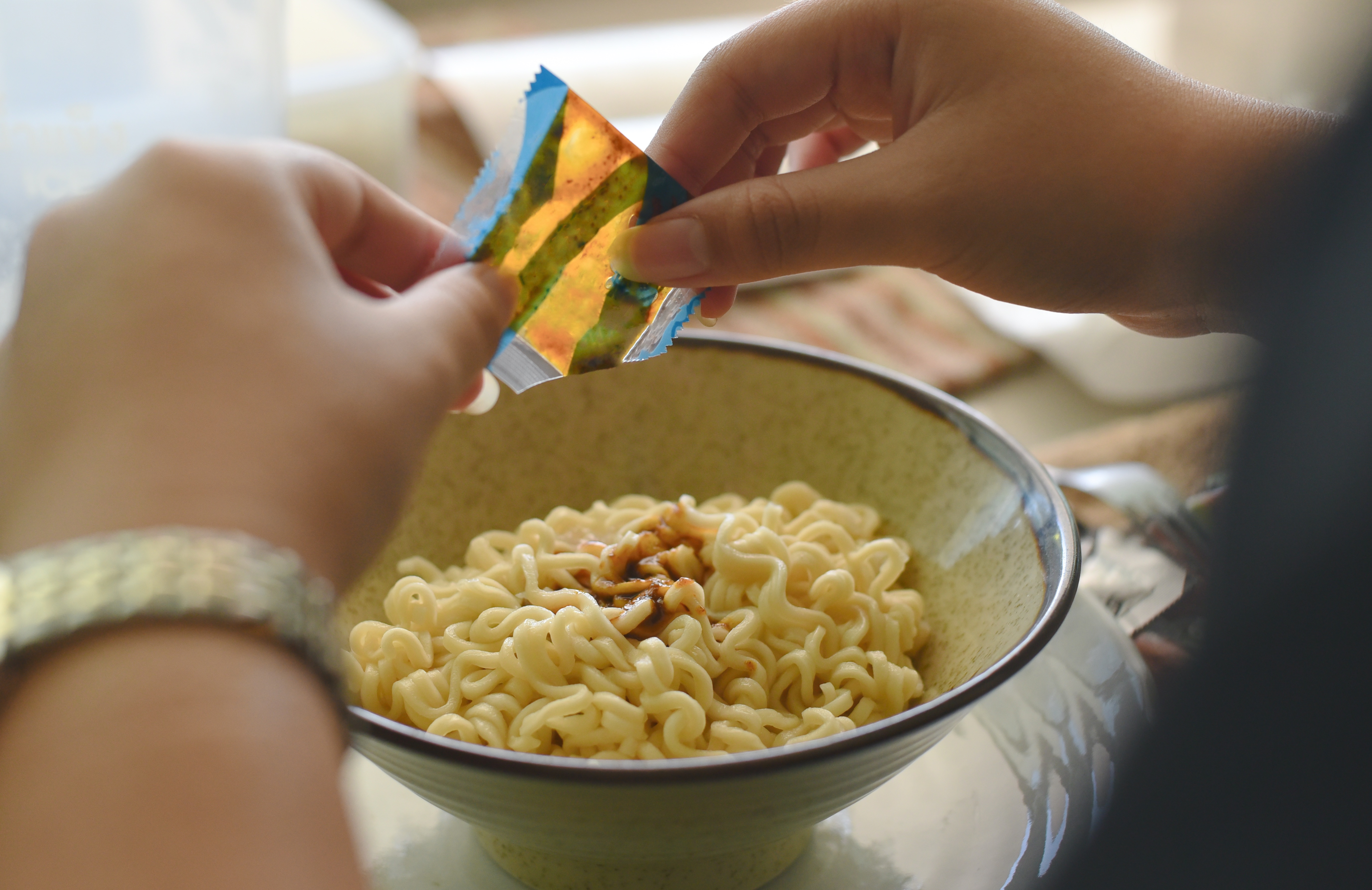 國人1年嗑掉9億碗泡麵！家樂福2025熱銷榜 統一肉燥麵、來一客入列