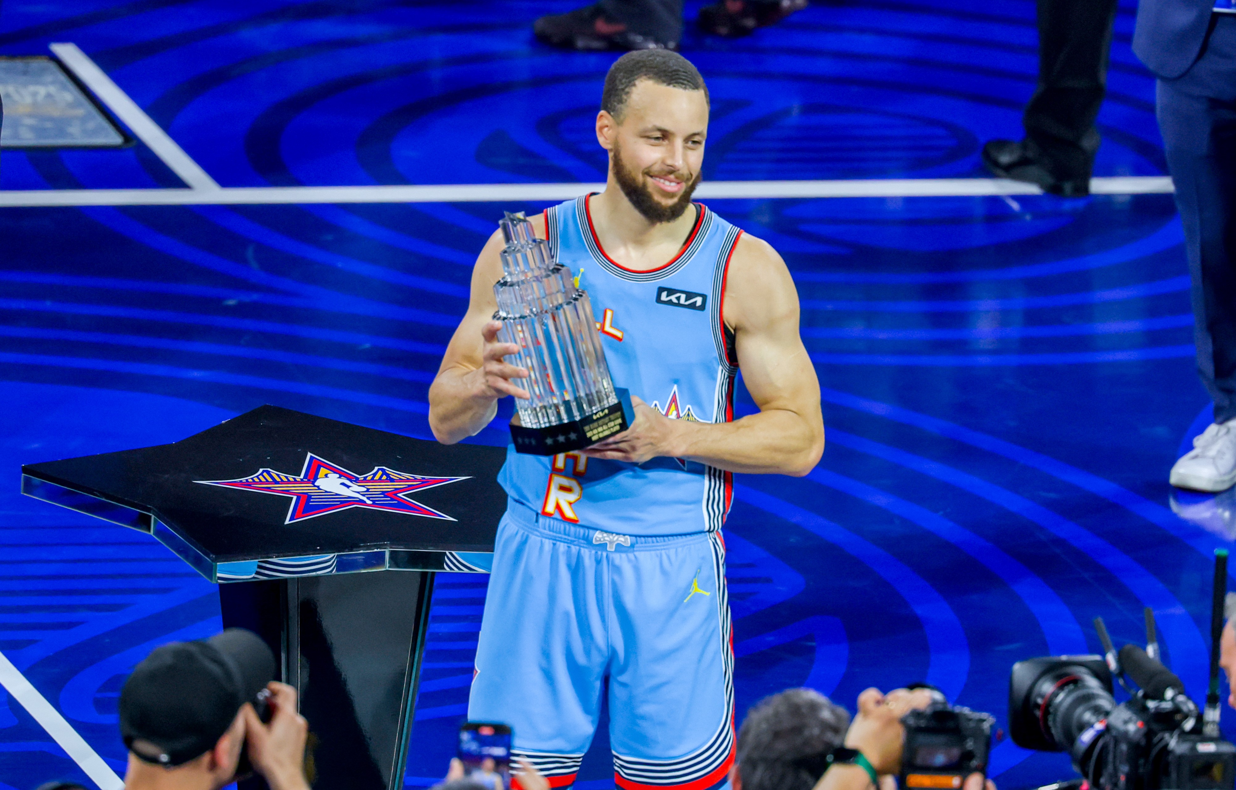 Shaq's OGs' Stephen Curry of Golden State Warriors celebrates with the MVP trophy after the 2025 NBA All Star Game between Shaq's OGs and Chuck's Global Stars in San Francisco, the United States, Feb. 16, 2025. (Photo by Dong Xudong/Xinhua via Getty Images)