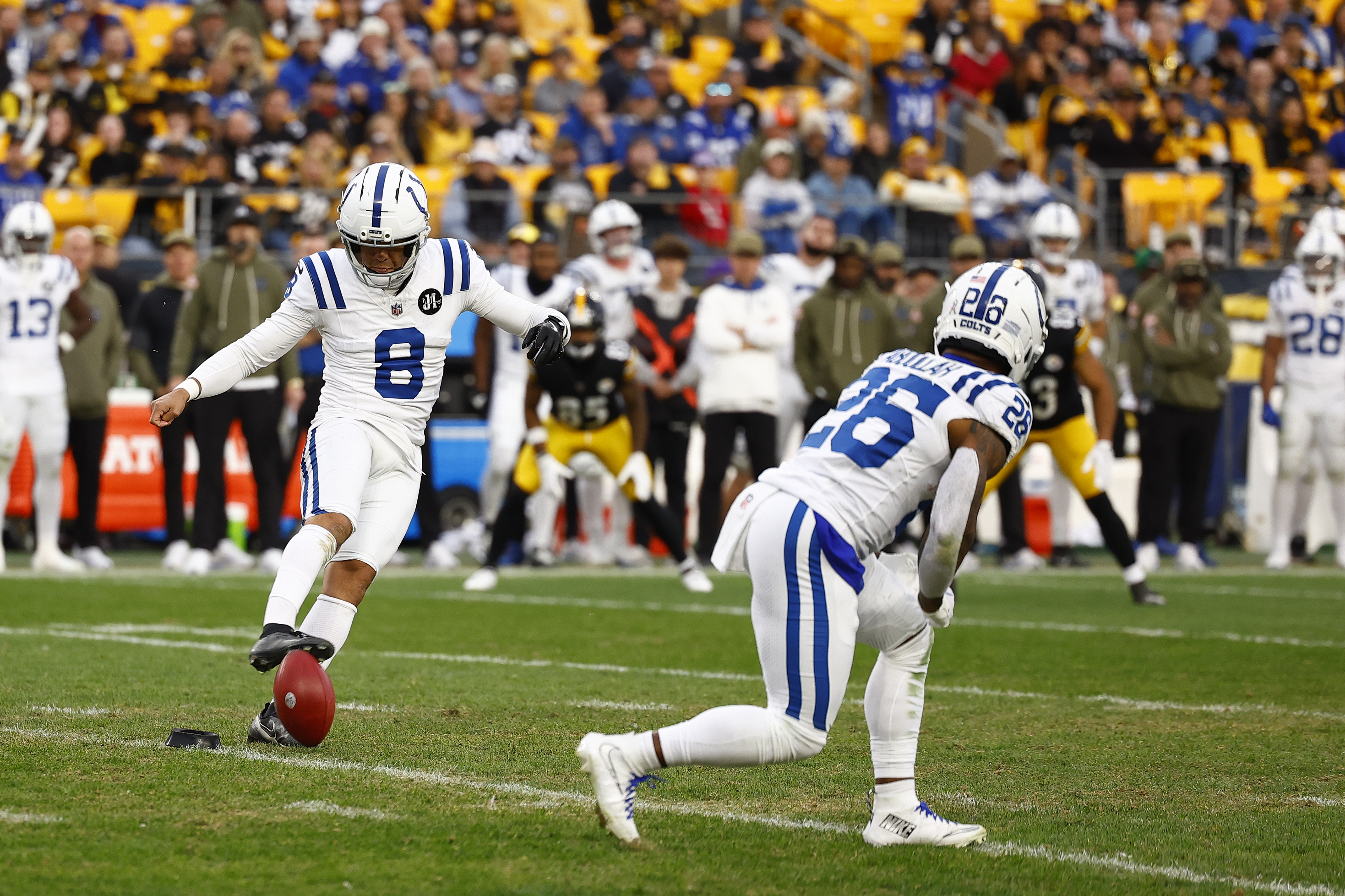 PITTSBURGH, PA - NOVEMBER 02: Indianapolis Colts punter Rigoberto Sanchez (8) with the onside kick attempt later in the fourth quarter of play during an NFL game between the Indianapolis Colts and the Pittsburgh Steelers on November 02, 2025 at Acrisure Stadium in Pittsburgh, PA. (Photo by Jeffrey Brown/Icon Sportswire via Getty Images)