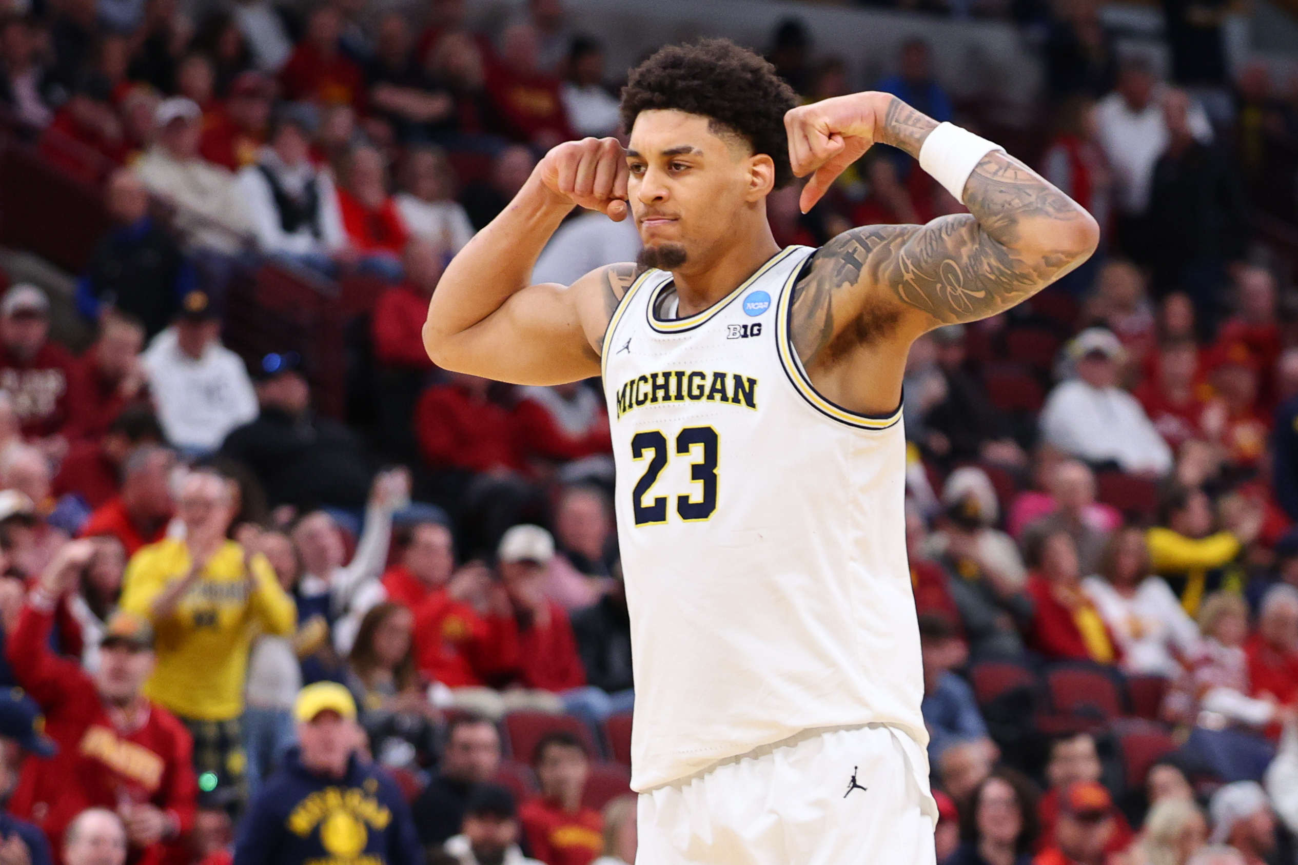 マーチ マッドネス 2026: 男子 NCAA バスケットボール トーナメントのミシガン対テネシー エリート エイトの試合を今日観戦する方法