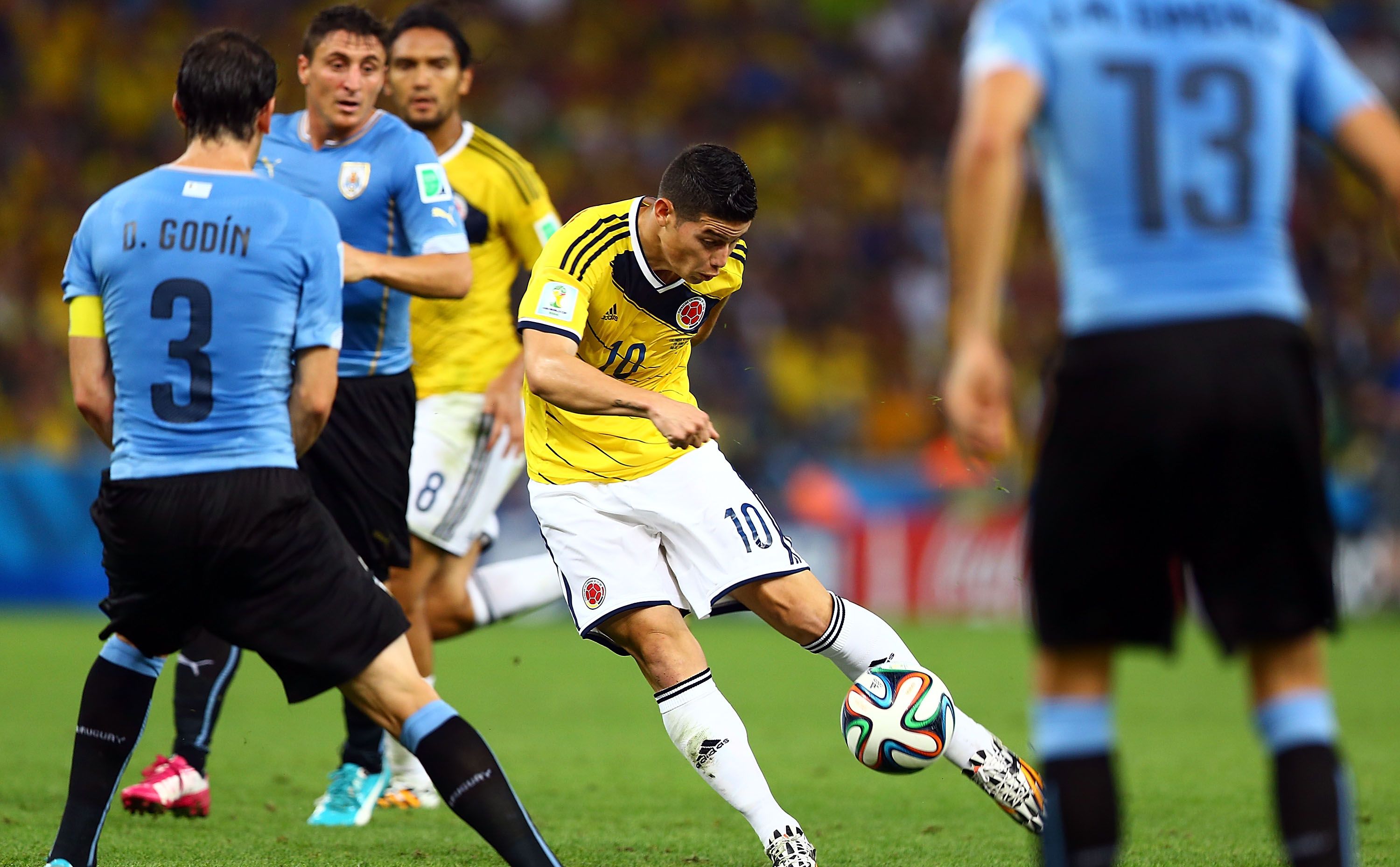 RIO DE JANEIRO, BRAZIL - JUNE 28:  James Rodrigues of Colombia in action during the 2014 FIFA World Cup Brazil round of 16 match between Colombia and Uruguay at Maracana on June 28, 2014 in Rio de Janeiro, Brazil.  (Photo by Amin Mohammad Jamali/Getty Images)