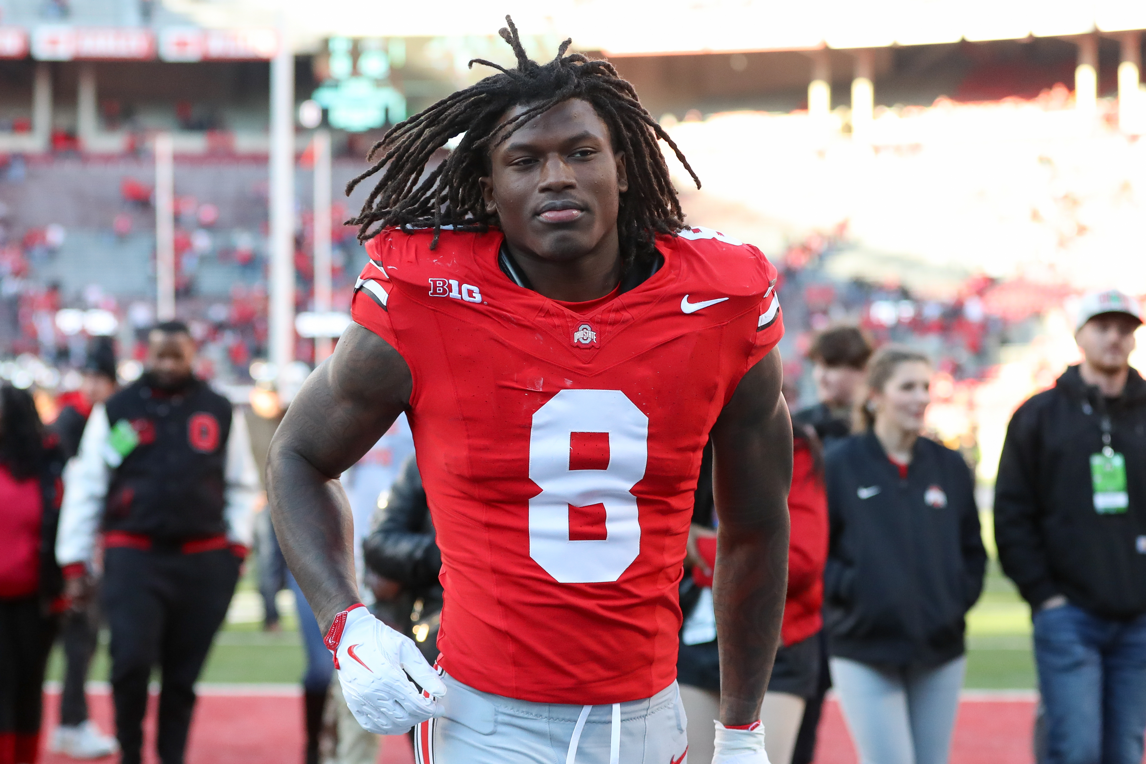 COLUMBUS, OH - NOVEMBER 22: Ohio State Buckeyes linebacker Arvell Reese (8) jogs off the field after the game against the Rutgers Scarlet Knights and the Ohio State Buckeyes on November 22, 2025, at Ohio Stadium in Columbus, OH. (Photo by Ian Johnson/Icon Sportswire via Getty Images)