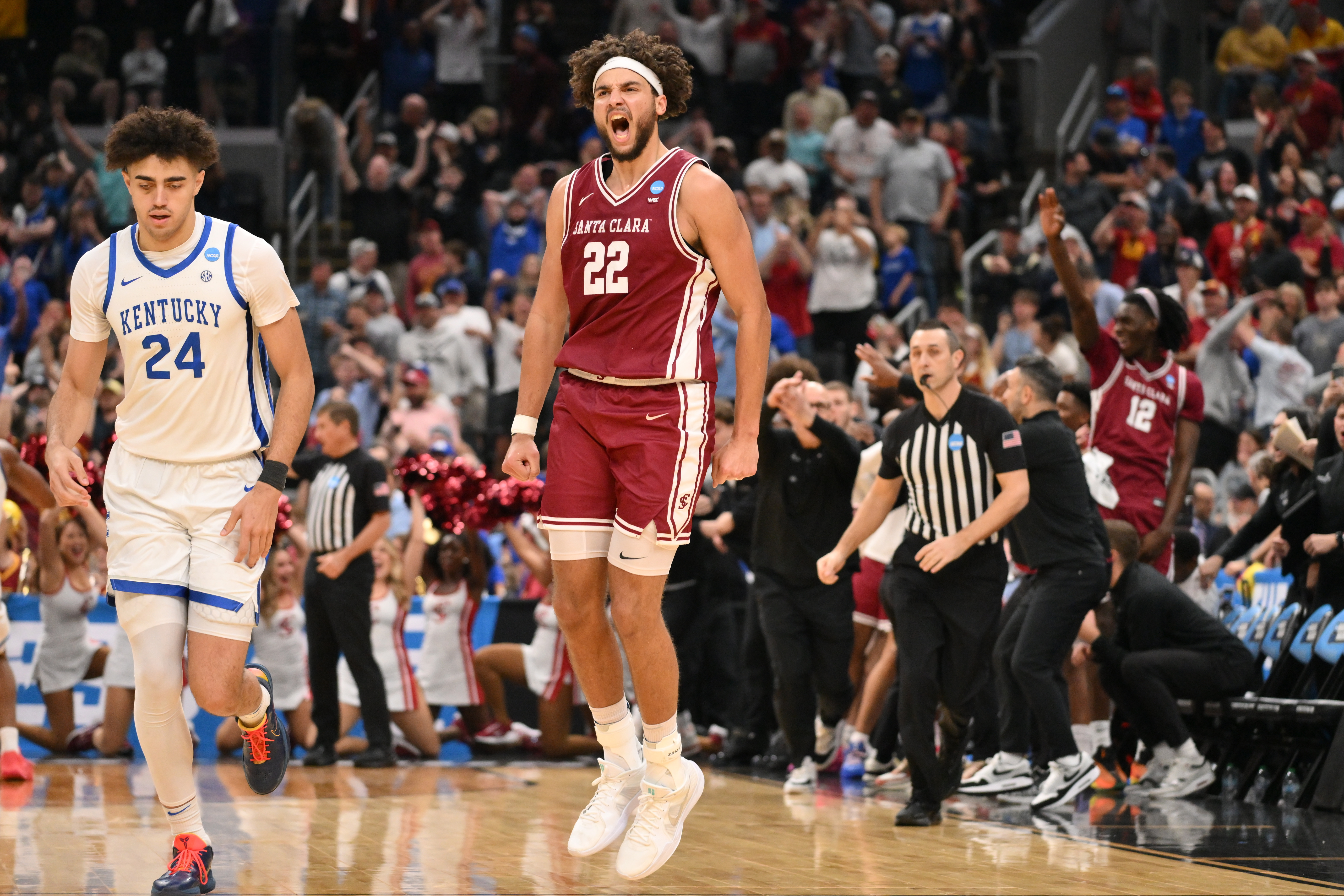 Mar 20, 2026; St. Louis, MO, USA; Santa Clara Broncos forward Allen Graves (22) reacts after making a basket against Kentucky Wildcats center Malachi Moreno (24) during the second half of a first round game of the men's 2026 NCAA Tournament at Enterprise Center.  Mandatory Credit: Jeff Curry-Imagn Images