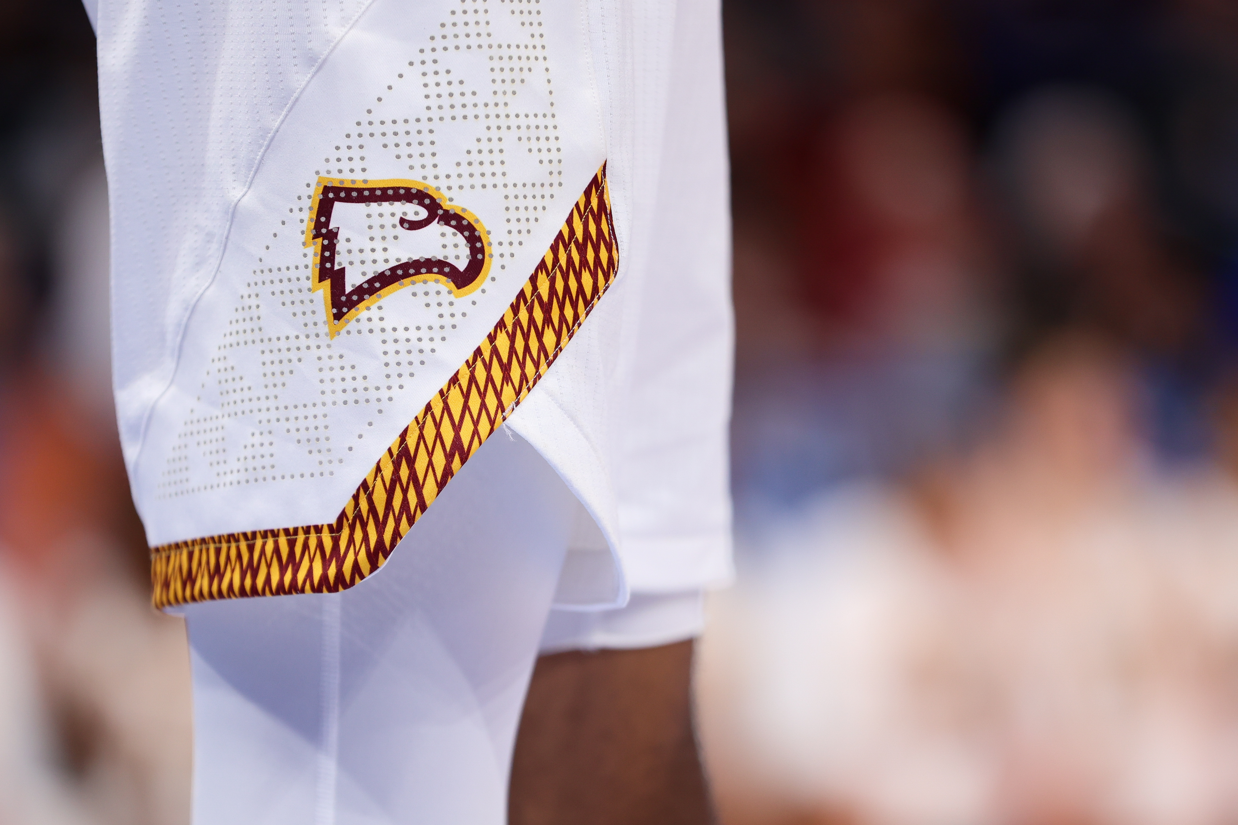 Winthrop survives in Big South tournament with 8 points in 13 seconds vs. Charleston Southern