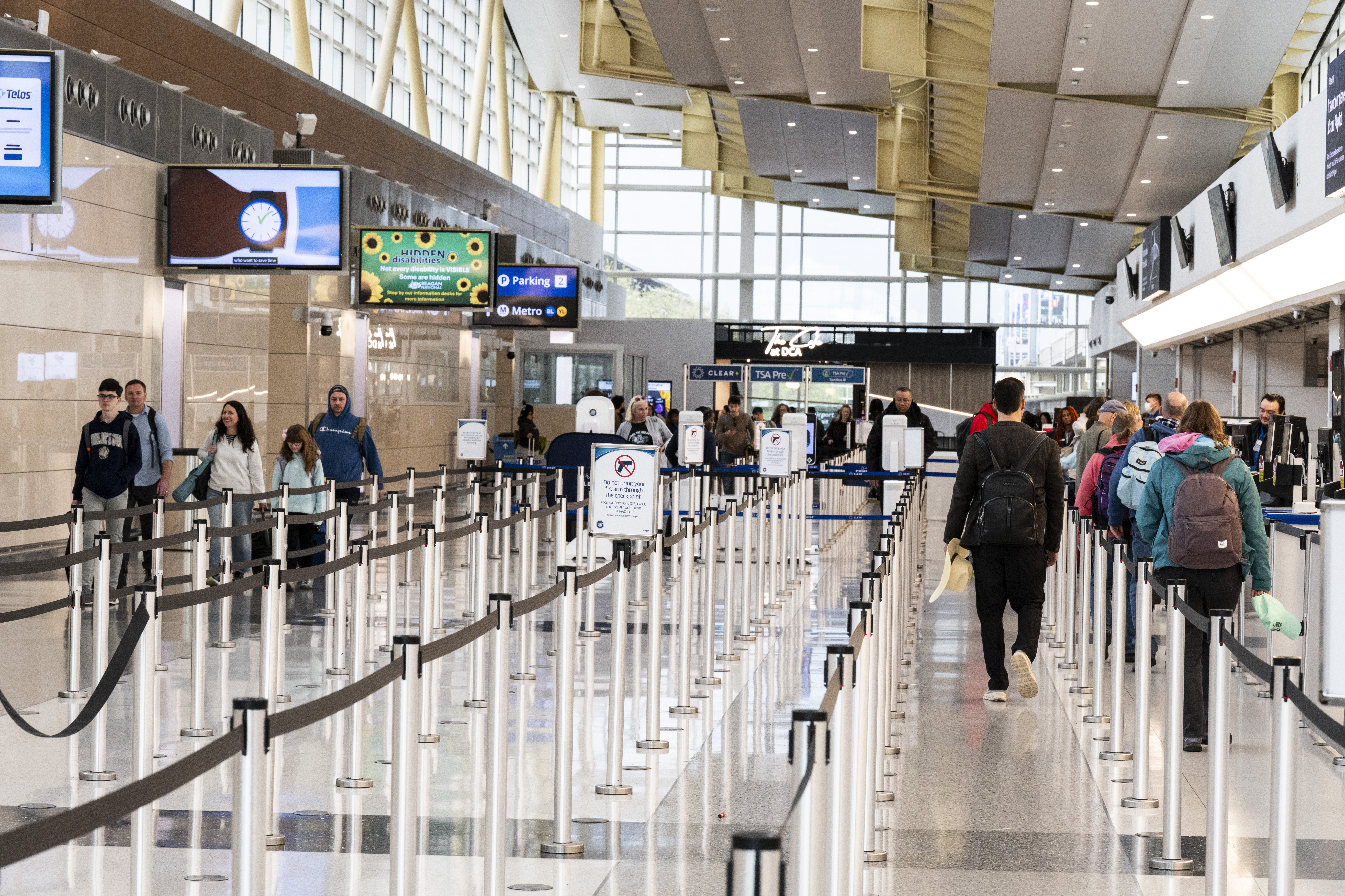 The United app adds airport security wait times after lines return to normal