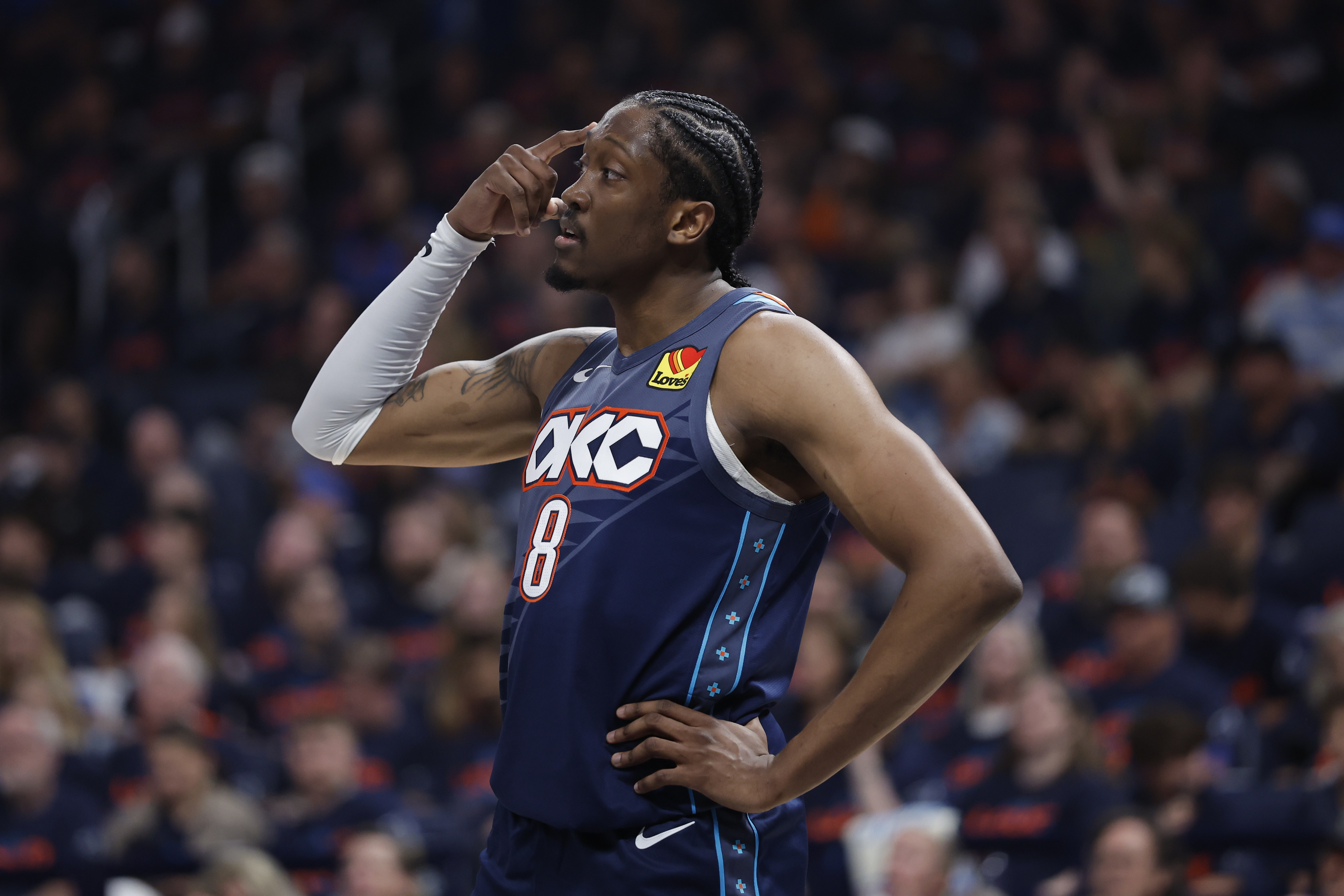 Guard Thunder Jalen Williams meninggalkan kemenangan Game 2 atas Suns dengan cedera hamstring yang terlihat
