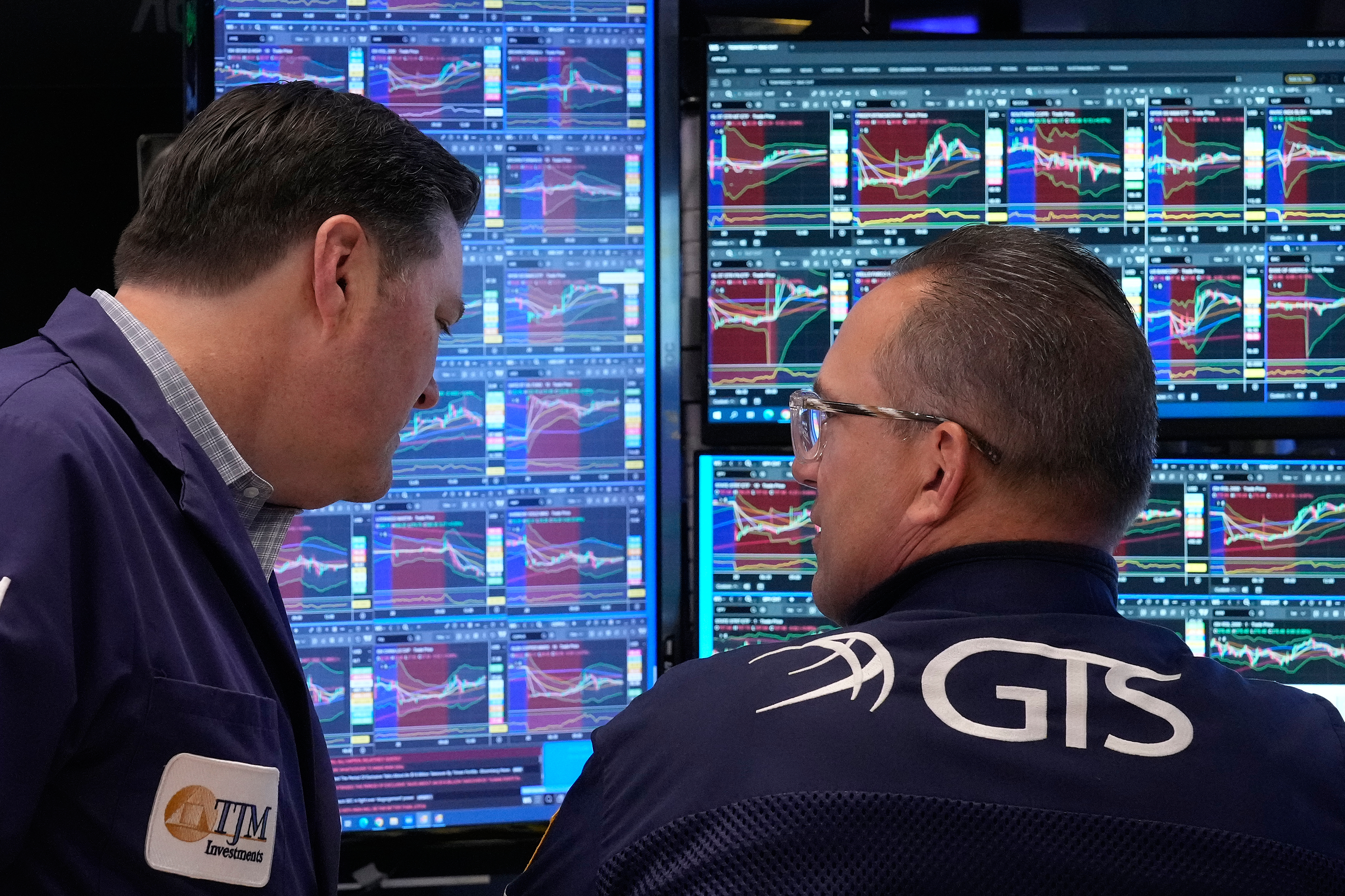 Stock Market Today: Dow, S&P 500, Nasdaq Rise on Apple CEO Change, Warsh Hearing and Iran Uncertainty