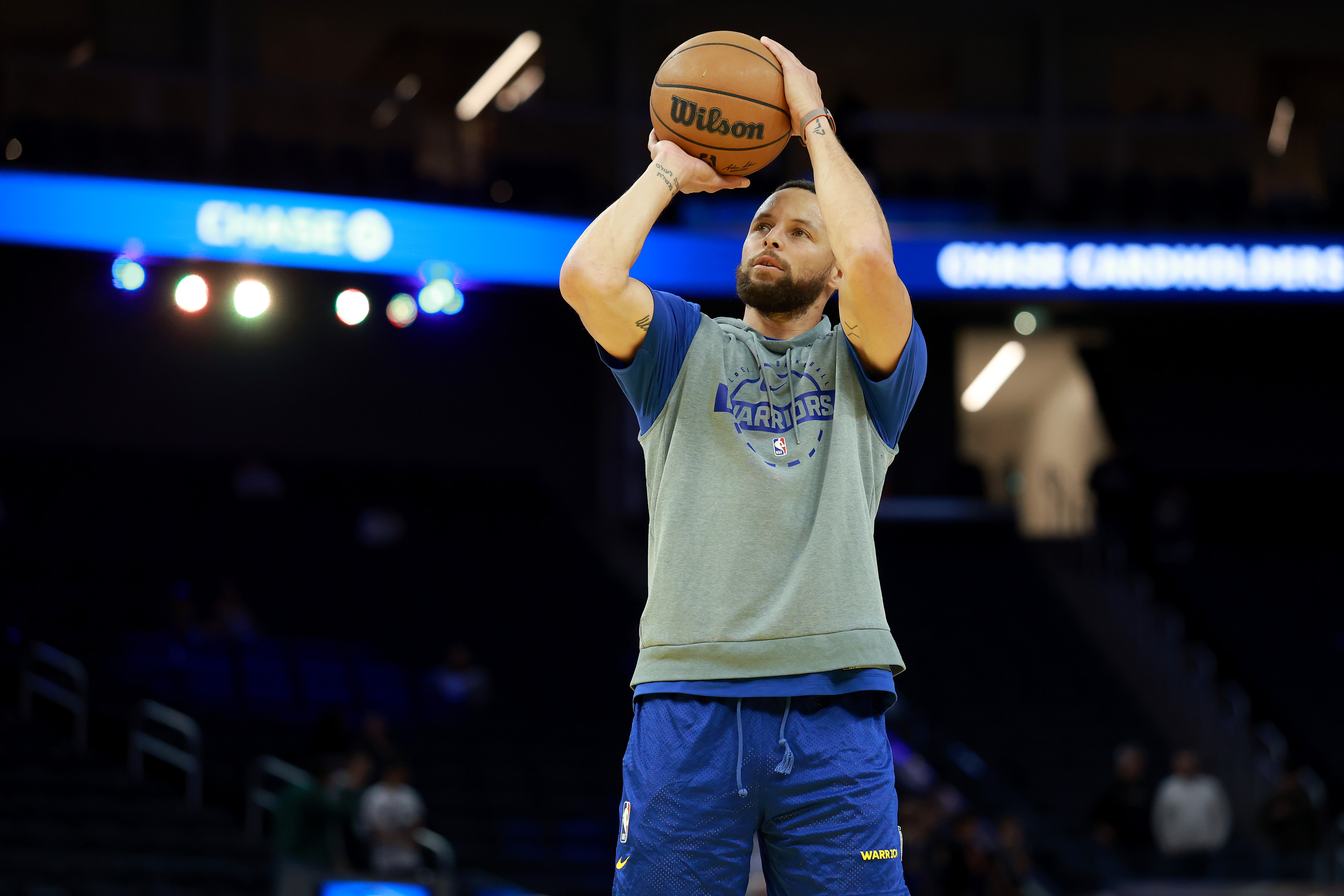 SAN FRANCISCO, CALIFORNIA - APRIL 01: Stephen Curry #30 of the Golden State Warriors warms up before their game against the San Antonio Spurs at Chase Center on April 01, 2026 in San Francisco, California. NOTE TO USER: User expressly acknowledges and agrees that, by downloading and or using this photograph, user is consenting to the terms and conditions of Getty Images License Agreement.  (Photo by Ezra Shaw/Getty Images)