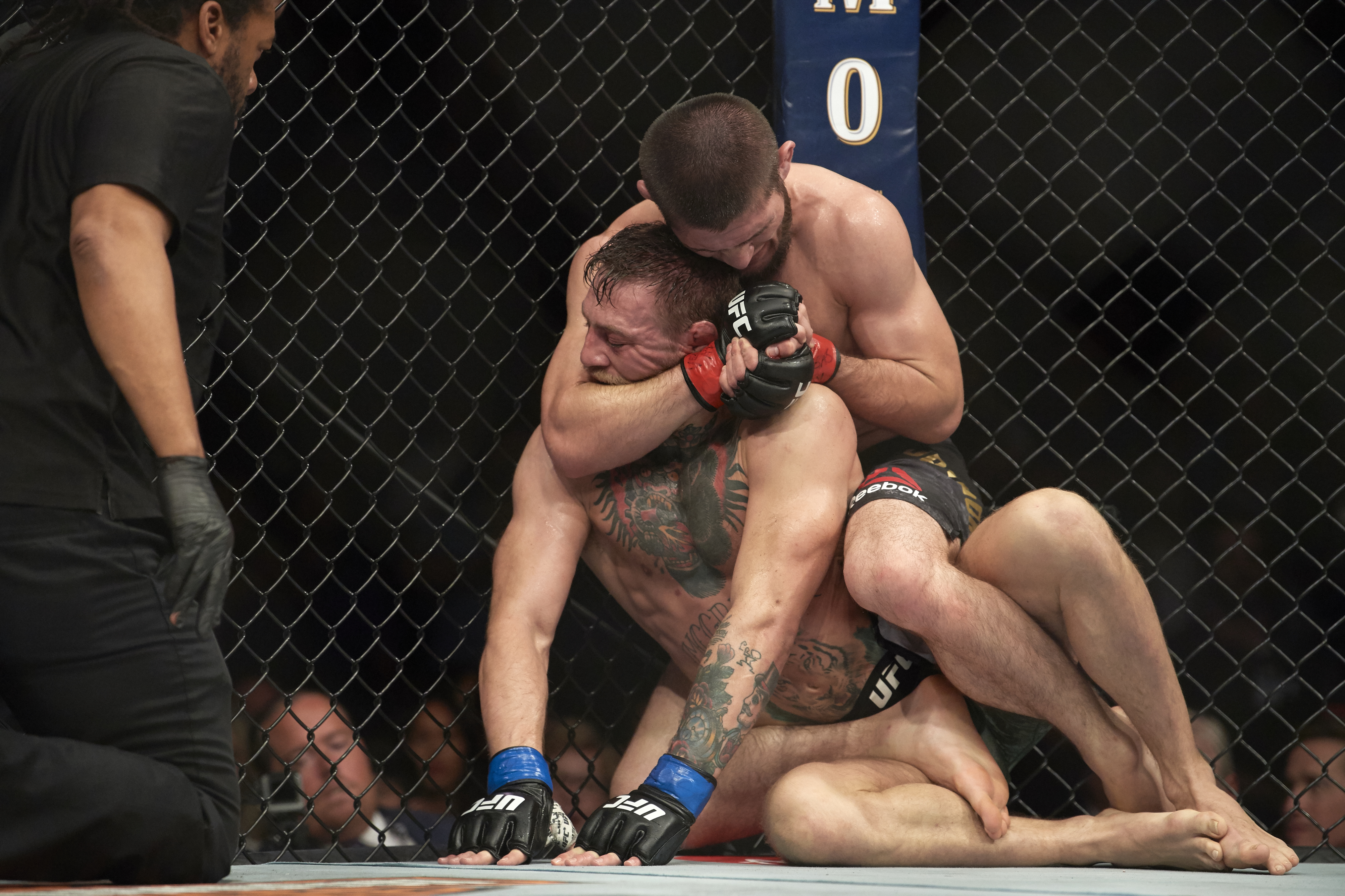 Mixed Martial Arts: UFC 229: Khabib Nurmagomedov (top) in action vs Conor McGregor during Lightweight Championship fight at T-Mobile Arena.
Las Vegas, NV 10/6/2018
CREDIT: John W. McDonough (Photo by John W. McDonough /Sports Illustrated via Getty Images)
(Set Number: X162211 TK1 )