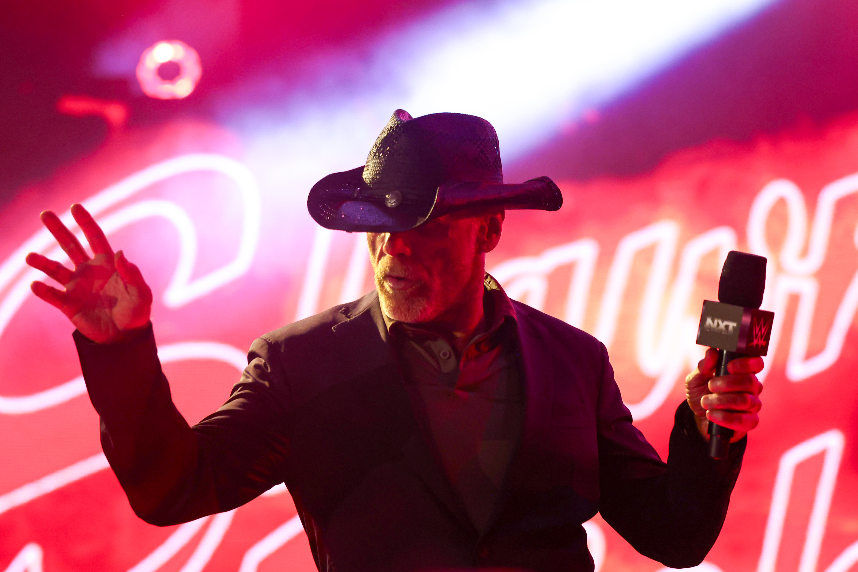 'Saya Bekerja Sepanjang Hidup Untuk Ini': Bangkitnya Ethan Page Menuju 'WWE Raw'
