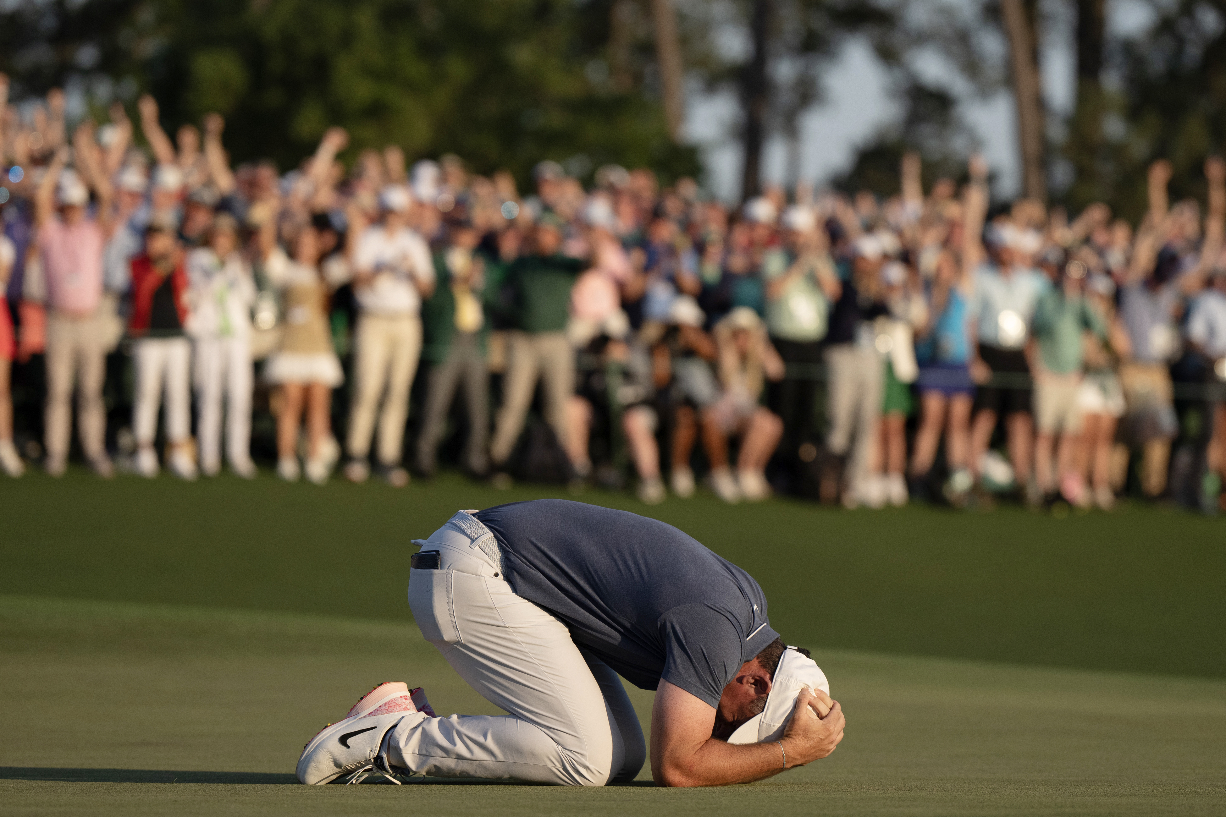 Golf: The Masters: Rory McIlroy victorious after winning sudden death playoff round to win the tournament on Sunday at Augusta National. Sequence.Augusta, GA 4/13/2025CREDIT: Erick W. Rasco (Photo by Erick W. Rasco/Sports Illustrated via Getty Images) (Set Number: X164712 TK4 )