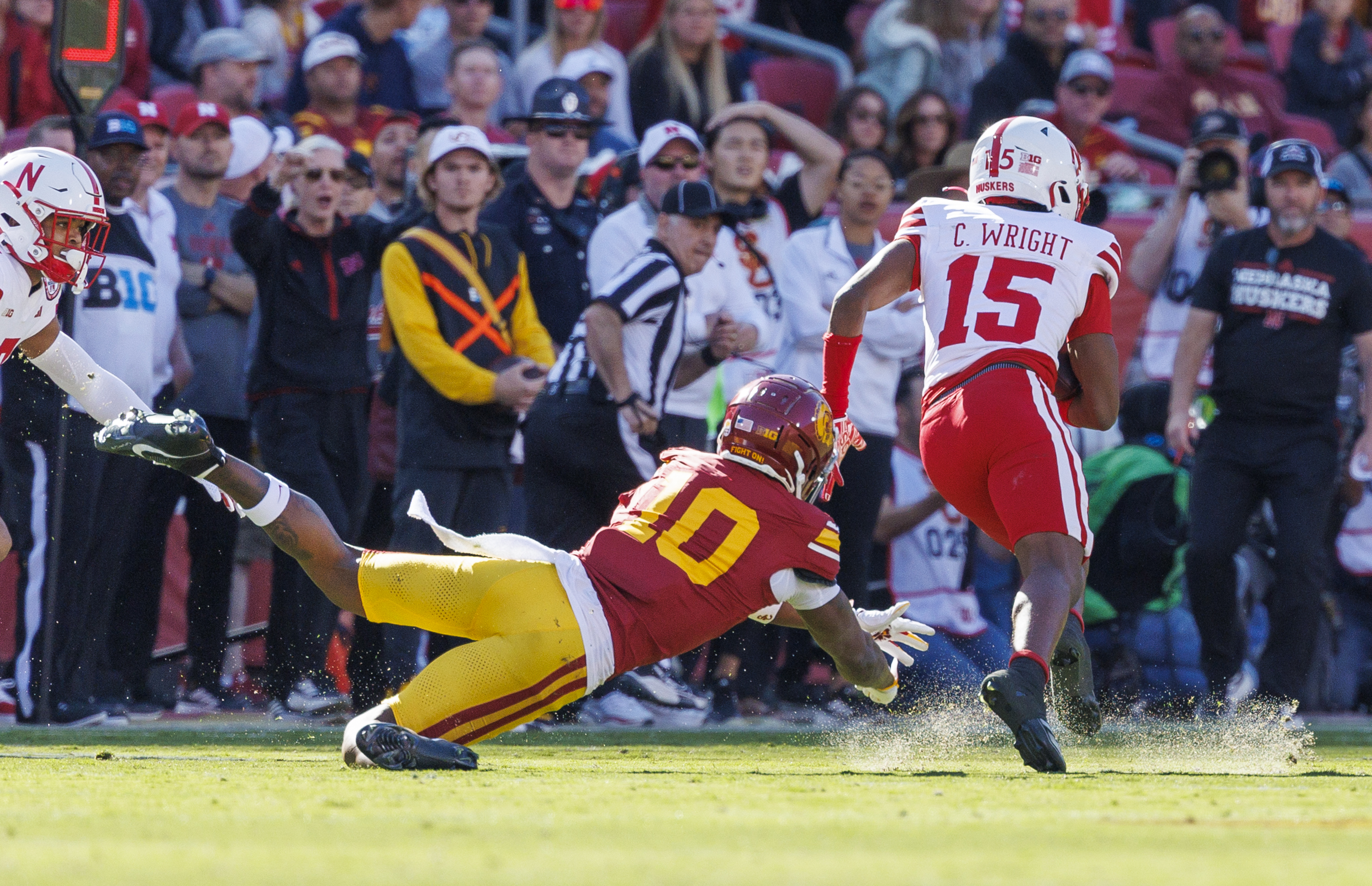 Anak 'LeBron James' — dari 'Space Jam' — Kini Jadi Kandidat NFL Draft