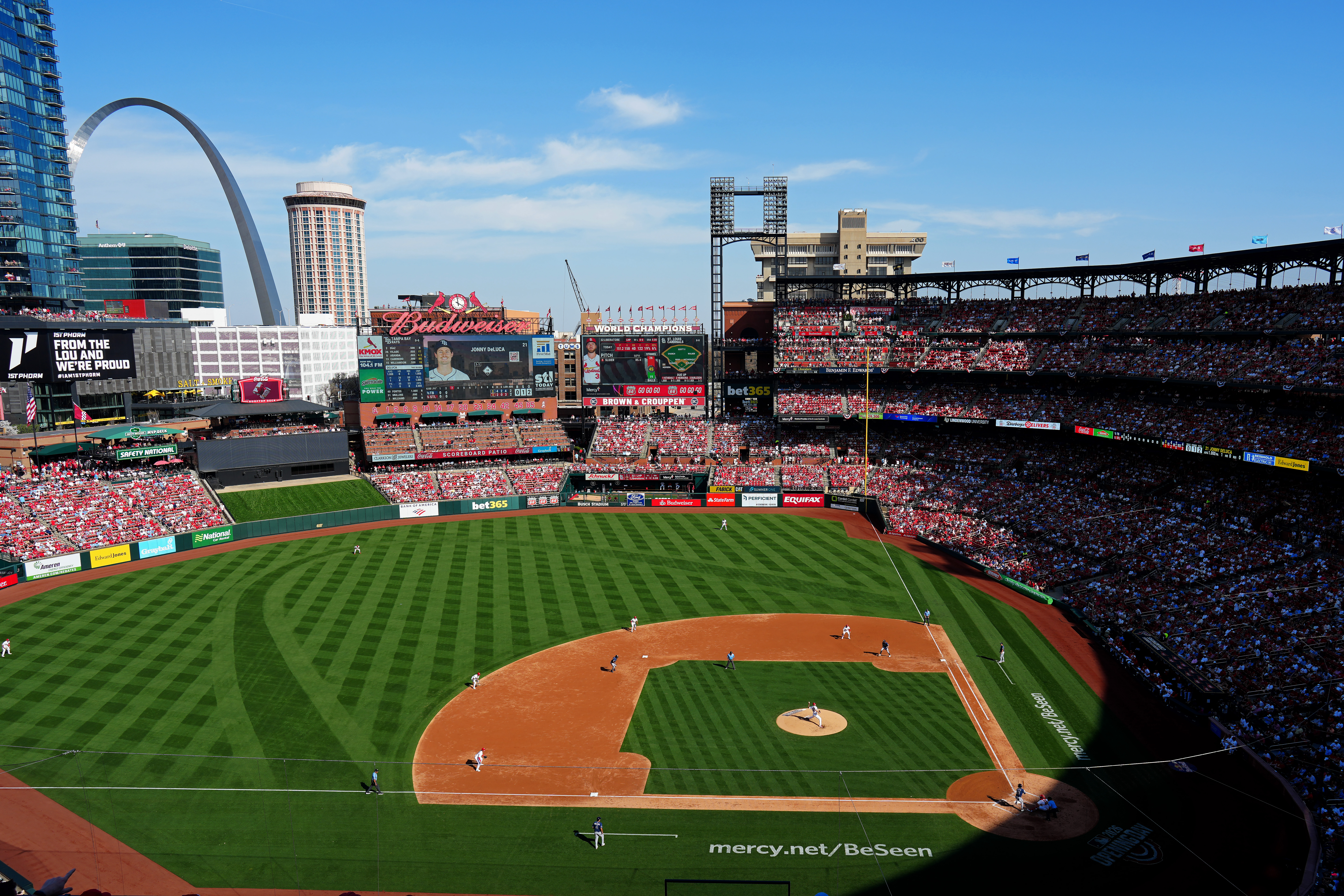 Man stabbed to death at Busch Stadium hours after Cardinals' loss to Dodgers