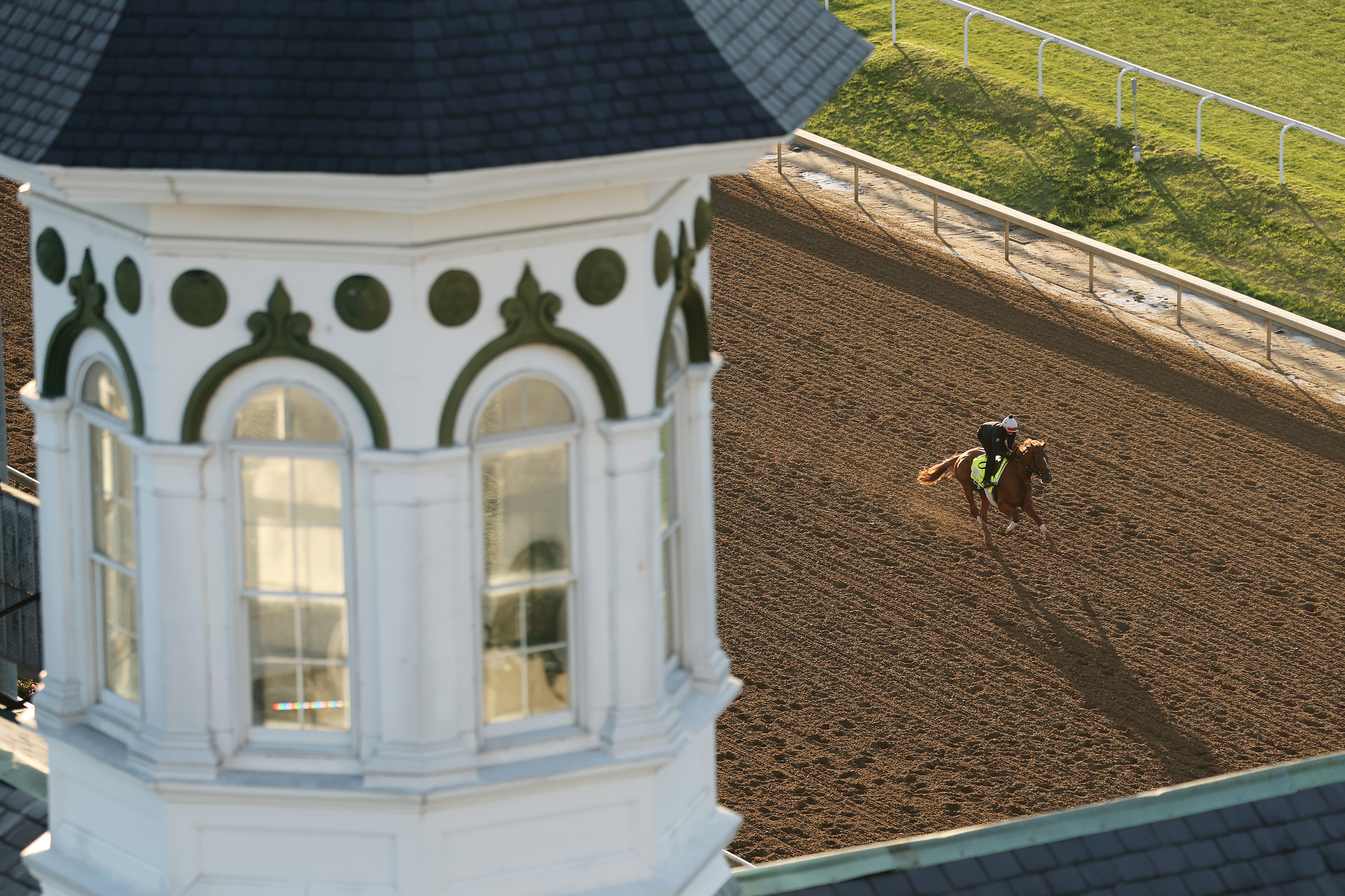 Kentucky Derby: Cara bertaruh $100 di Run for the Roses