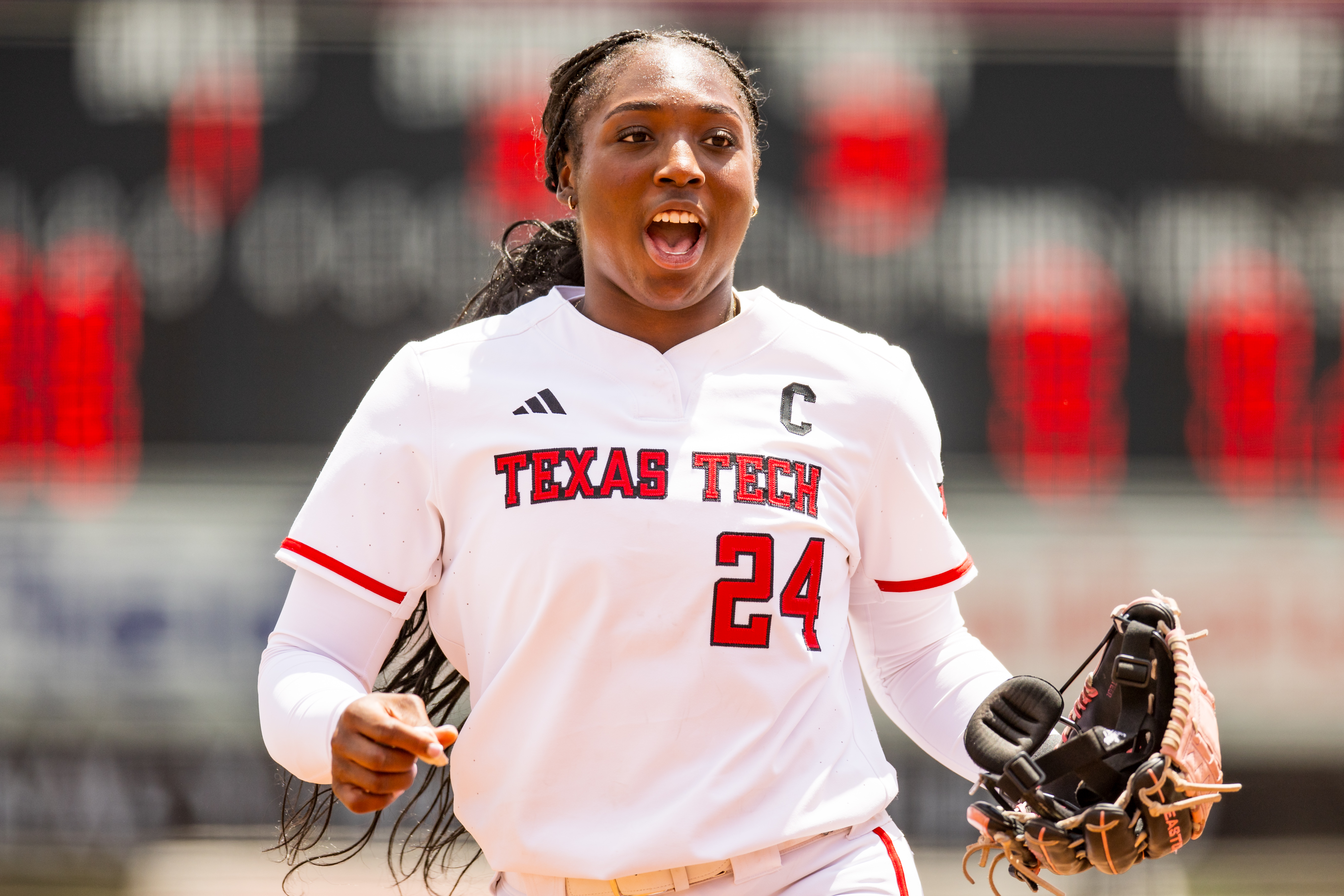 NiJaree Canady signs with AUSL's Texas Volts as star softball pitcher ends brief holdout, launches pro career