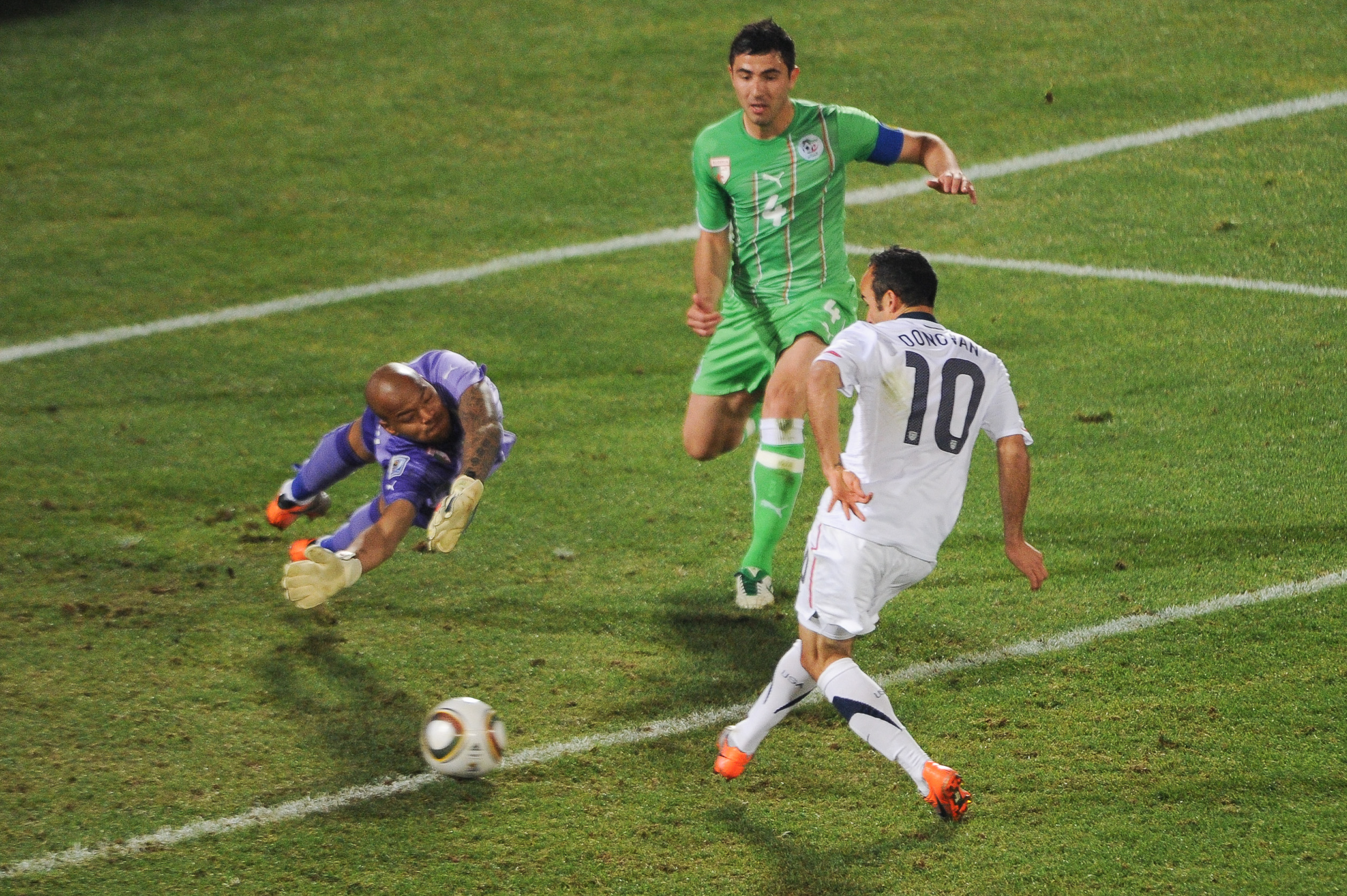 23 JUN 2010: United States Forward Landon Donovan (10) scores the winning goal in the 91st minute as the United States National Team defeated the Algeria National Team 1-0 at Loftus Versfeld Stadium in Tshwane/Pretoria, South Africa in a 2010 FIFA World Cup Group C match. The victory secured the USA as winners of Group C and advanced them to the Round of 16. (Photo by Adam Jacobs/ Icon SMI/Icon Sport Media via Getty Images)