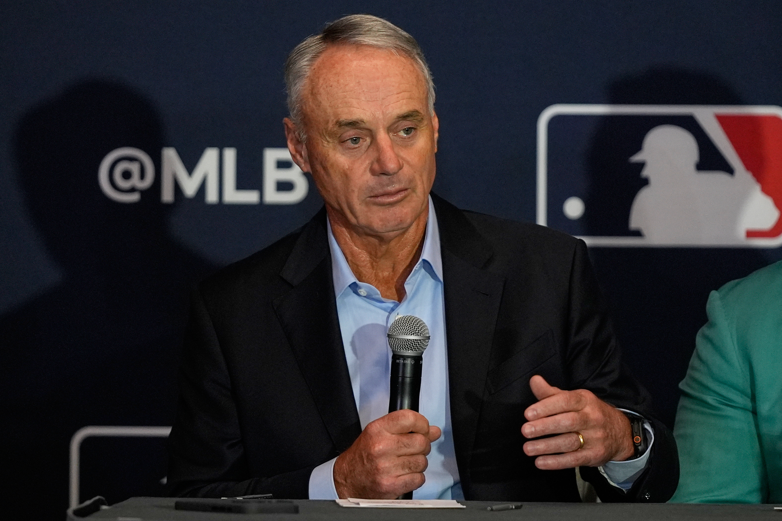 MLB Commissioner Rob Manfred worries cap proposal could lead to repeat of 1994-95 strike