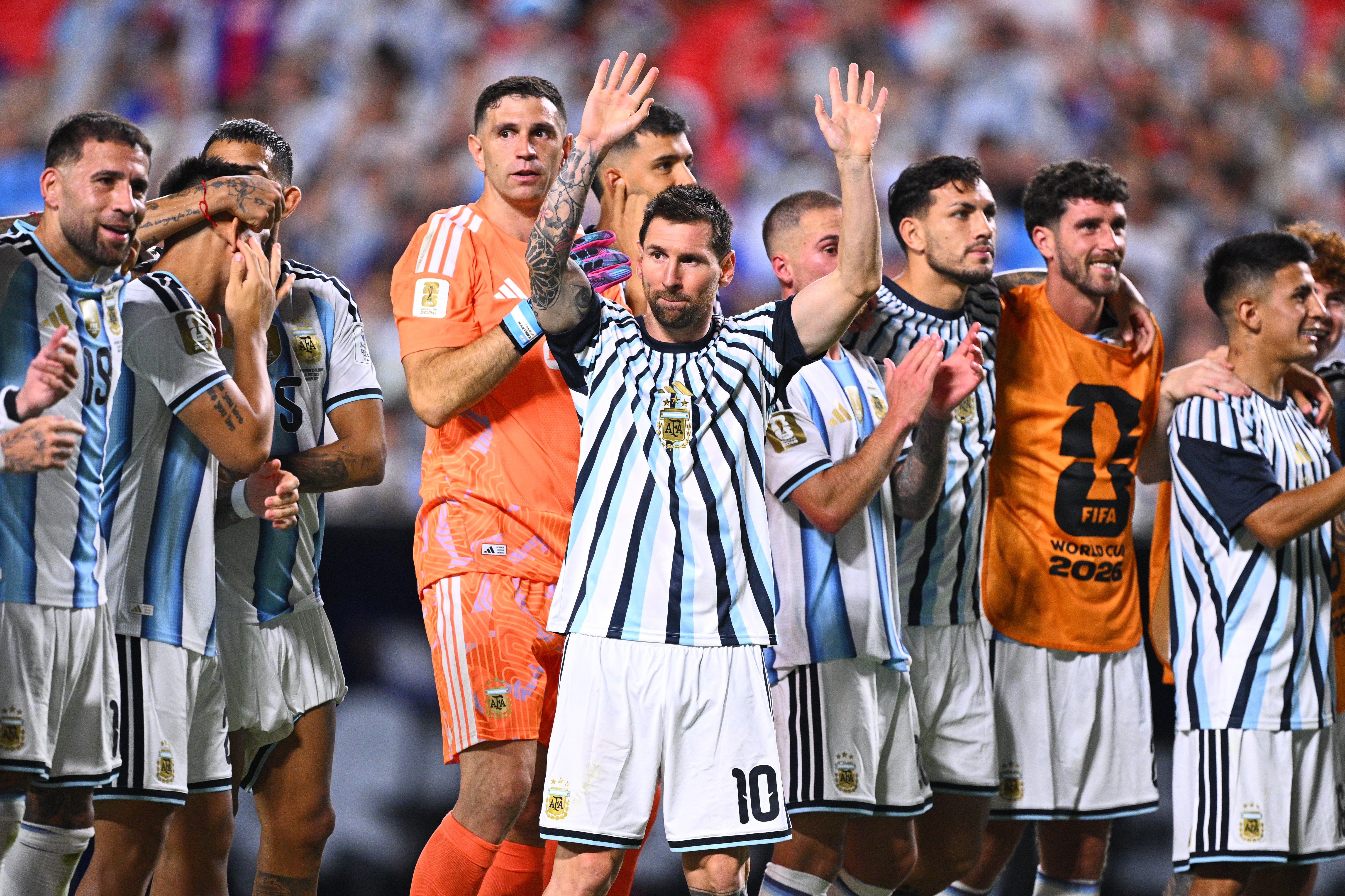 17 June 2026, USA, Kansas City: Soccer, Men, 2026 World Cup, Argentina vs. Algeria, Group Stage, Group J, Matchday 1, Kansas City Stadium, Lionel Messi (Argentina) and his teammates celebrate the victory. PLEASE NOTE: In accordance with FIFA regulations, these images may be used exclusively for editorial purposes. Commercial use is prohibited. Furthermore, no video-like sequences may be created, and no alterations may be made to the image, either in the foreground or the background. Photo: Tom Weller/dpa (Photo by Tom Weller/picture alliance via Getty Images)