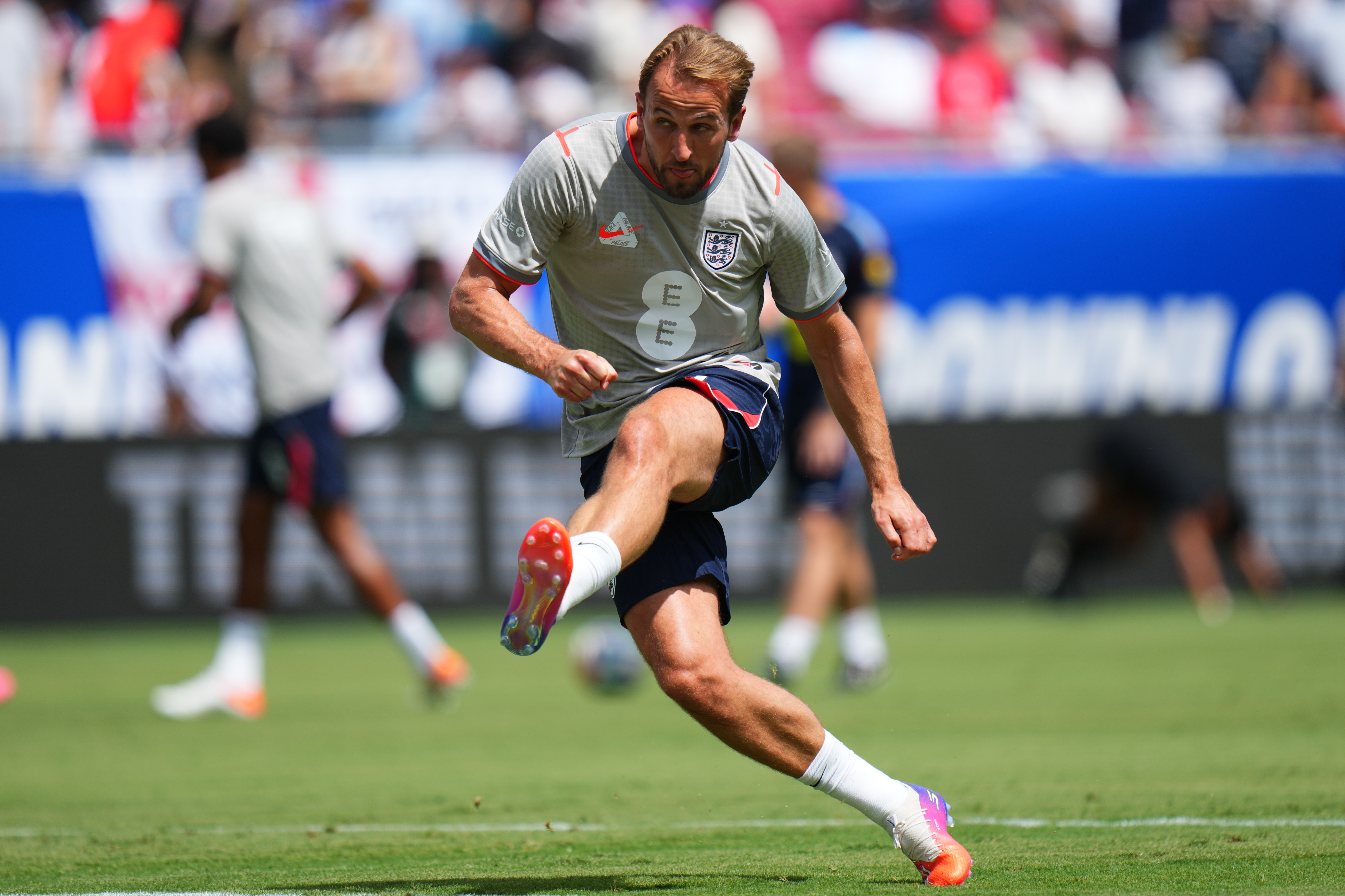 TAMPA, FLORIDA - JUNE 06: Harry Kane #9 of England warms up prior to a international friendly match between England and New Zealand at Raymond James Stadium on June 06, 2026 in Tampa, Florida. (Photo by Rich Storry/Getty Images)