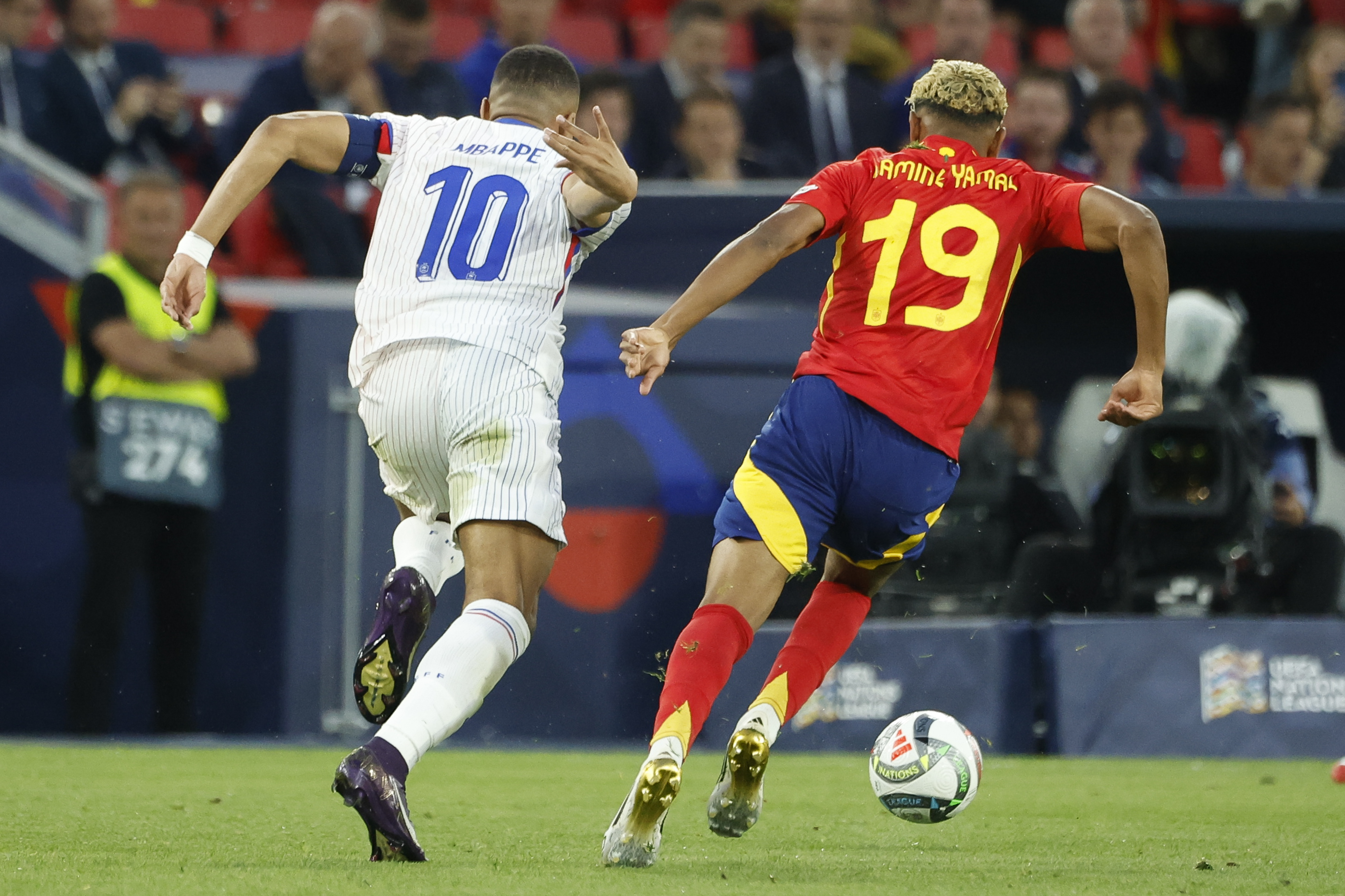 STUTTGART, GERMANY - JUNE 5: Kylian Mbappe of France, Lamine Yamal of Spain during the UEFA Nations League 2025 semifinal football match between Spain and France at Stuttgart Arena on June 5, 2025 in Stuttgart, Germany. (Photo by Jean Catuffe/Getty Images)