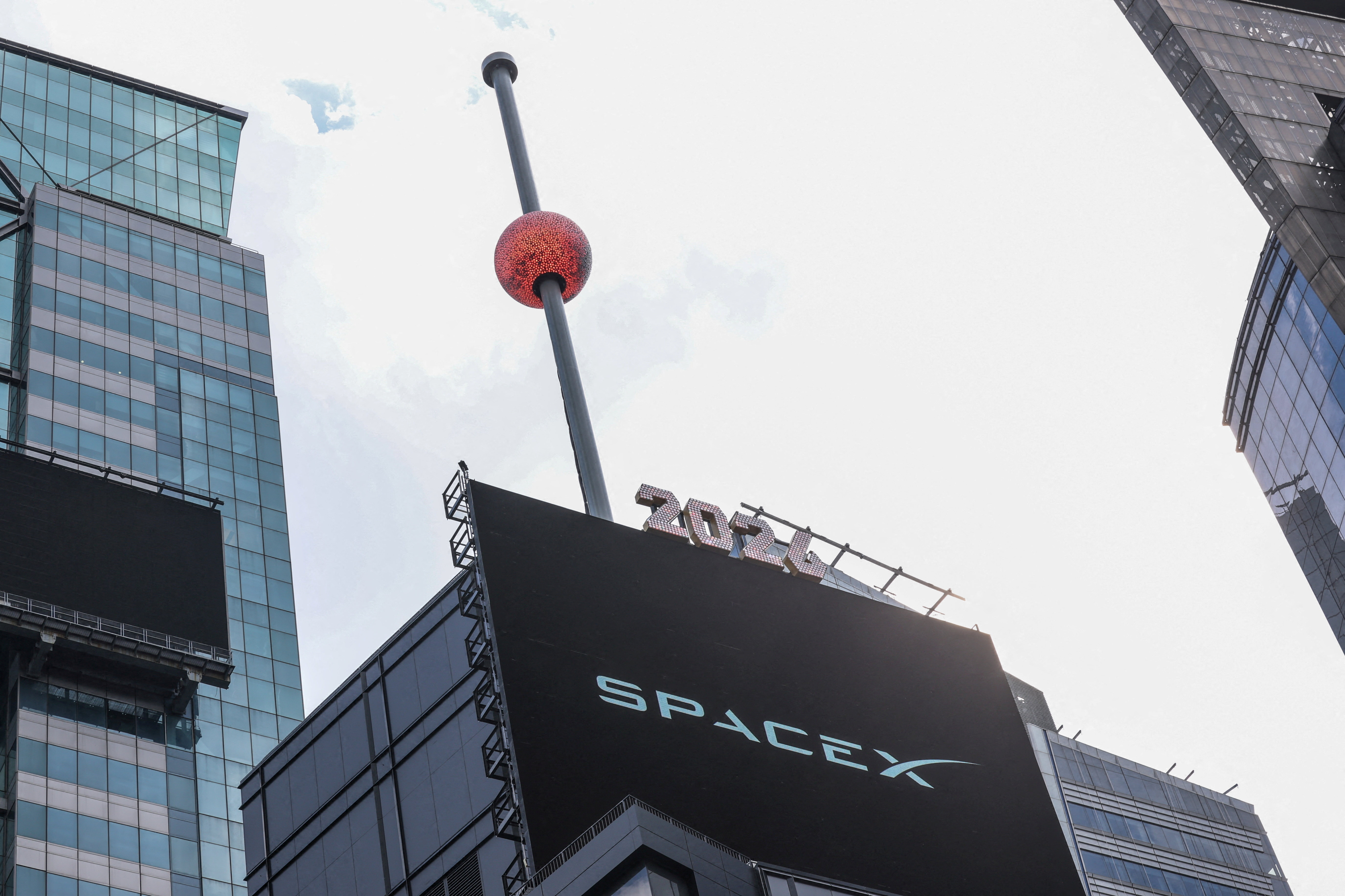 L'entrée de SpaceX dans le Nasdaq-100 : enjeux et impacts boursiers