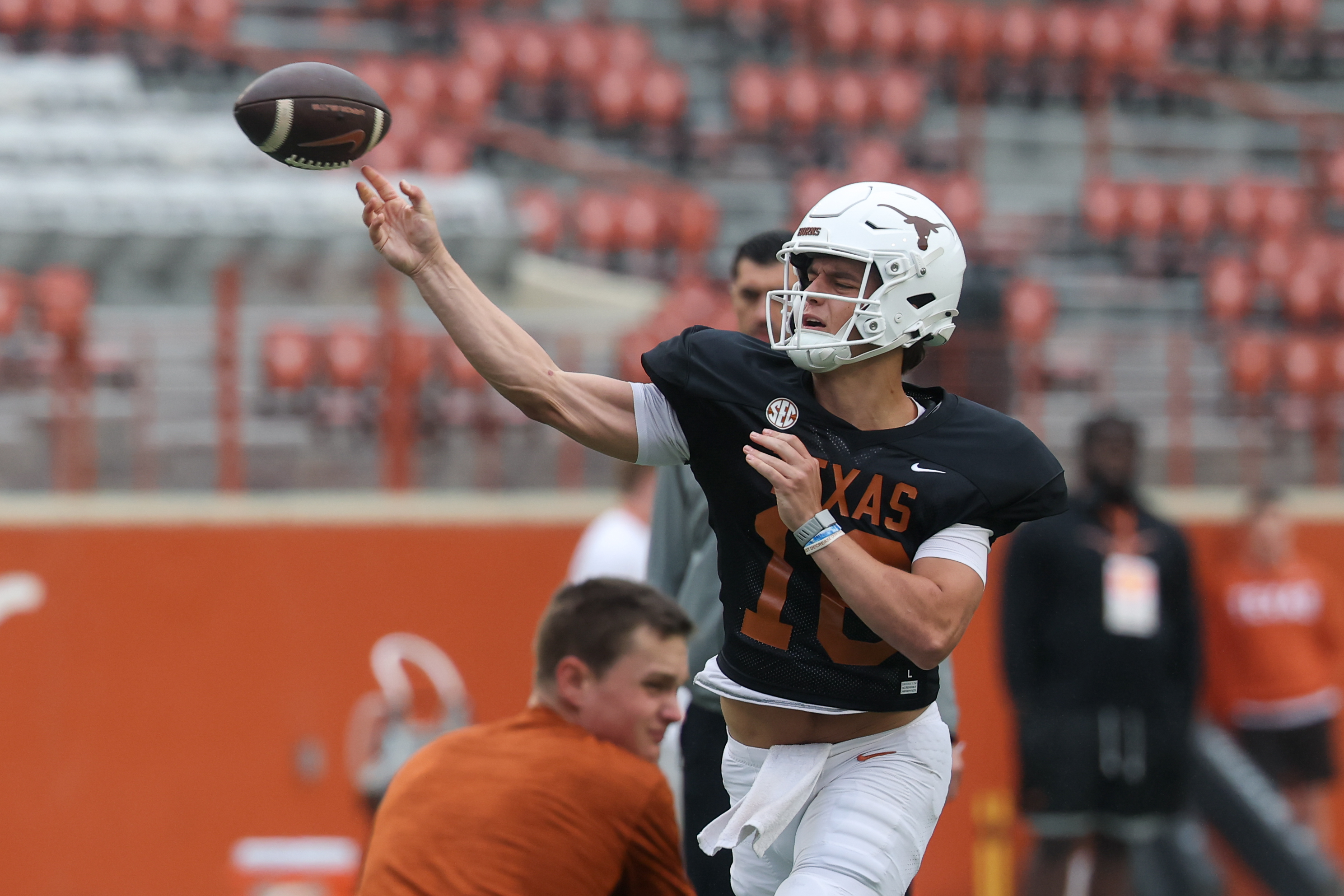Heisman trophy odds, predictions, best bets: Will this be the year Arch Manning delivers?
