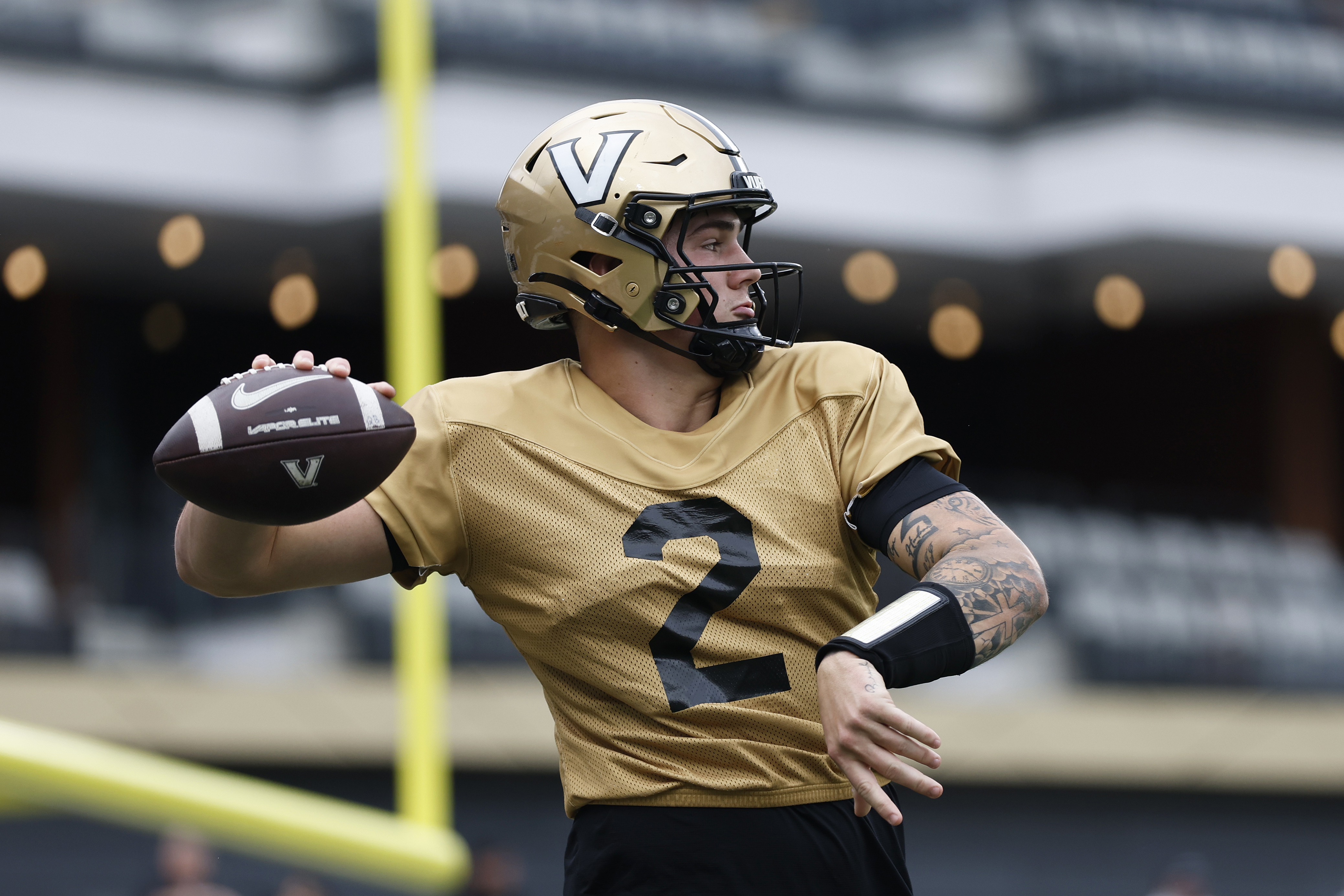 Alabama's choice between Austin Mack and Keelon Russell highlights college football's biggest QB competitions