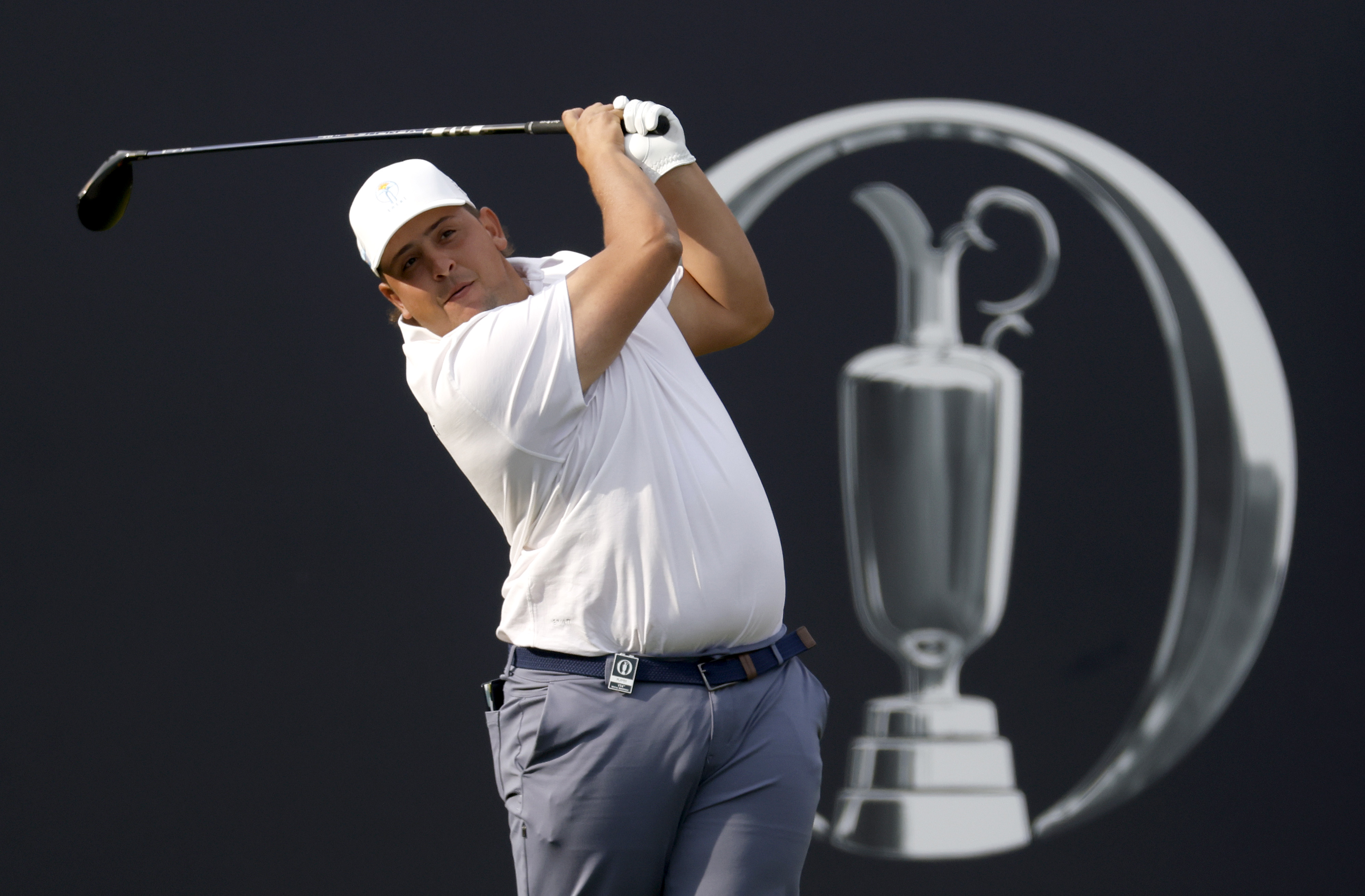 Argentina’s Mateo Pulcini celebrates 18th hole birdie at British Open by celebrating like Enzo Fernández