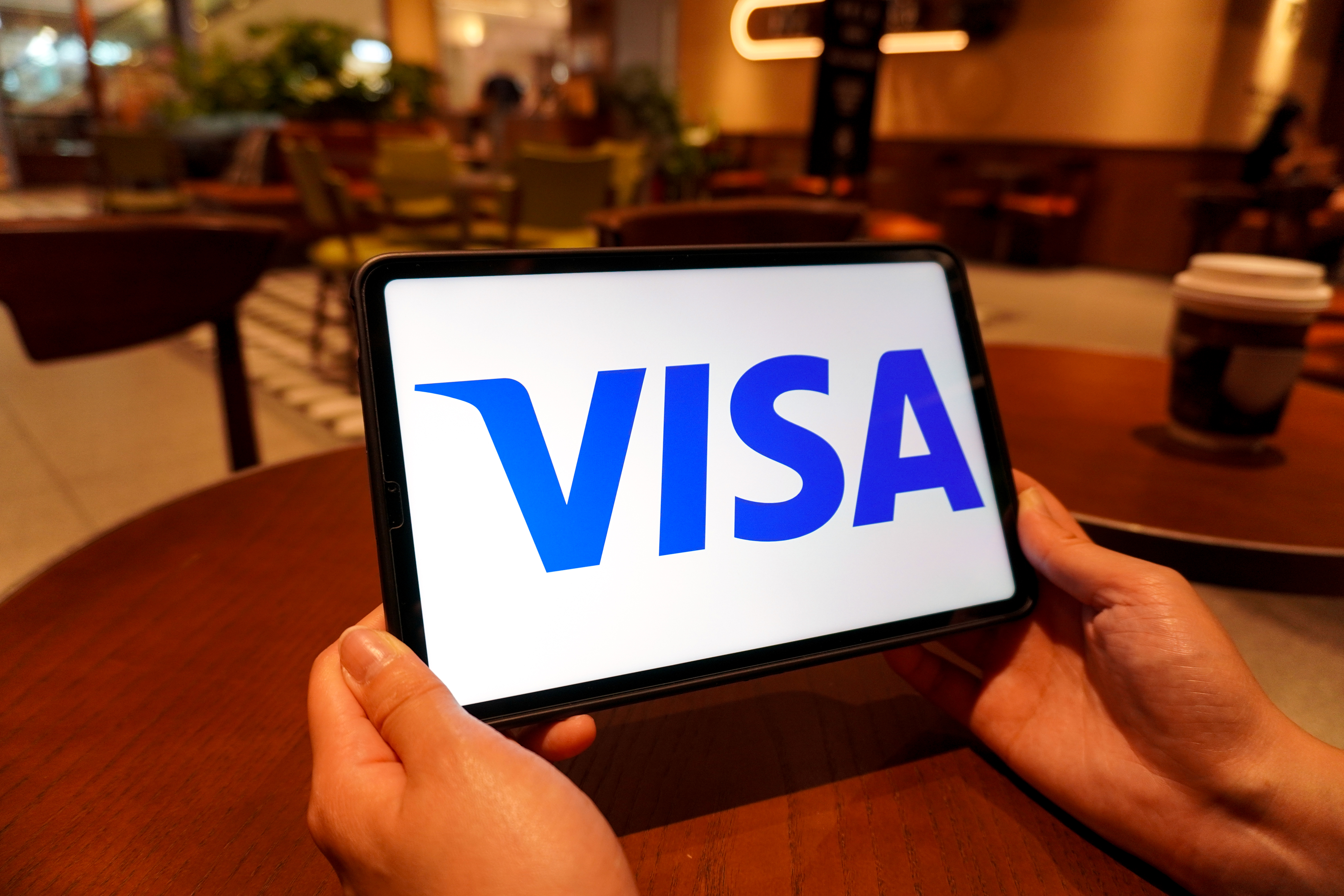 yahoo.com - Kendall Little - Visa is launching an AI Financial Assistant for banking apps: What cardholders should know