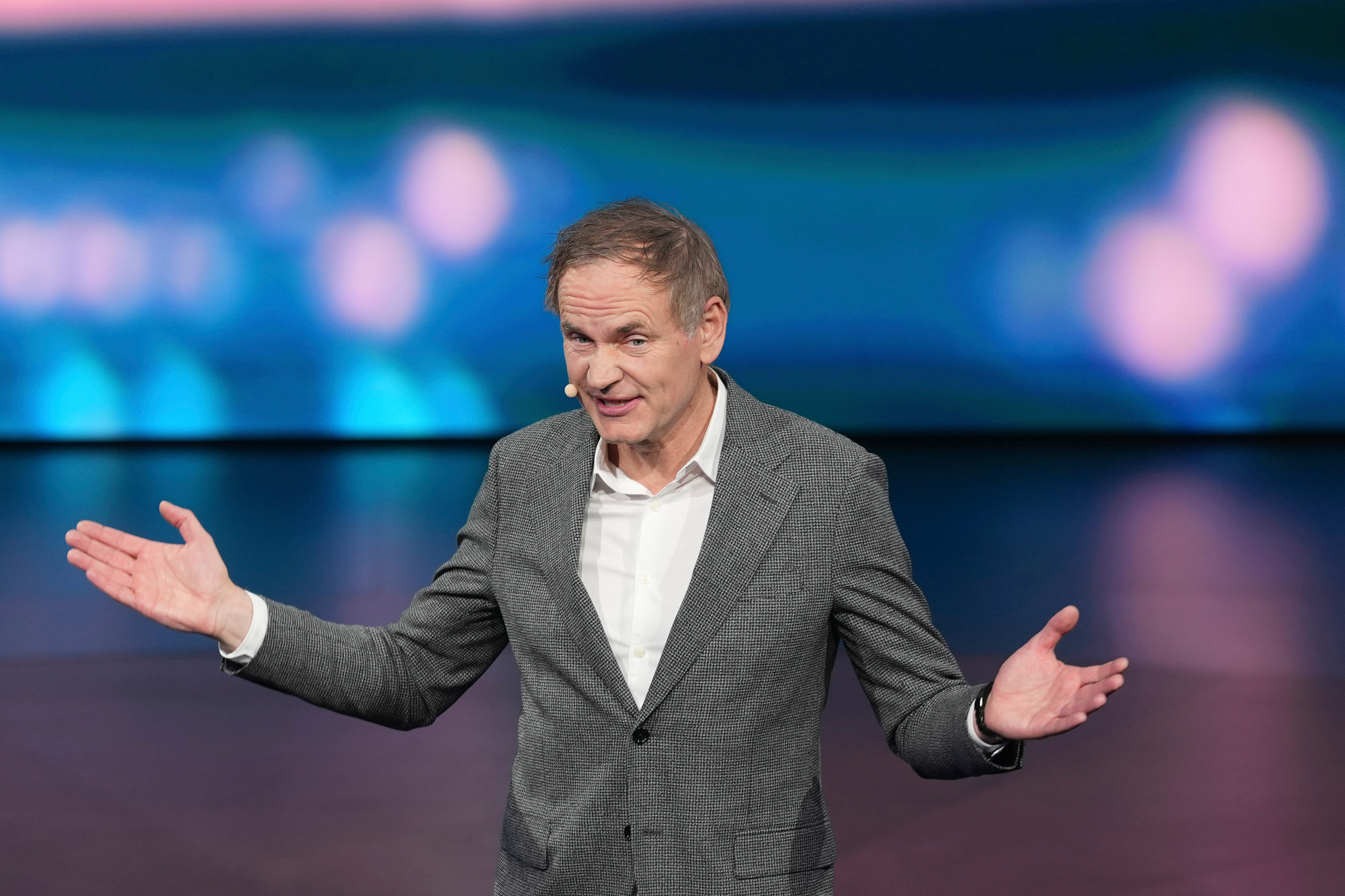 yahoo.com - Pras Subramanian - Achtung! VW cuts sales forecast as auto industry remains 'extremely challenging