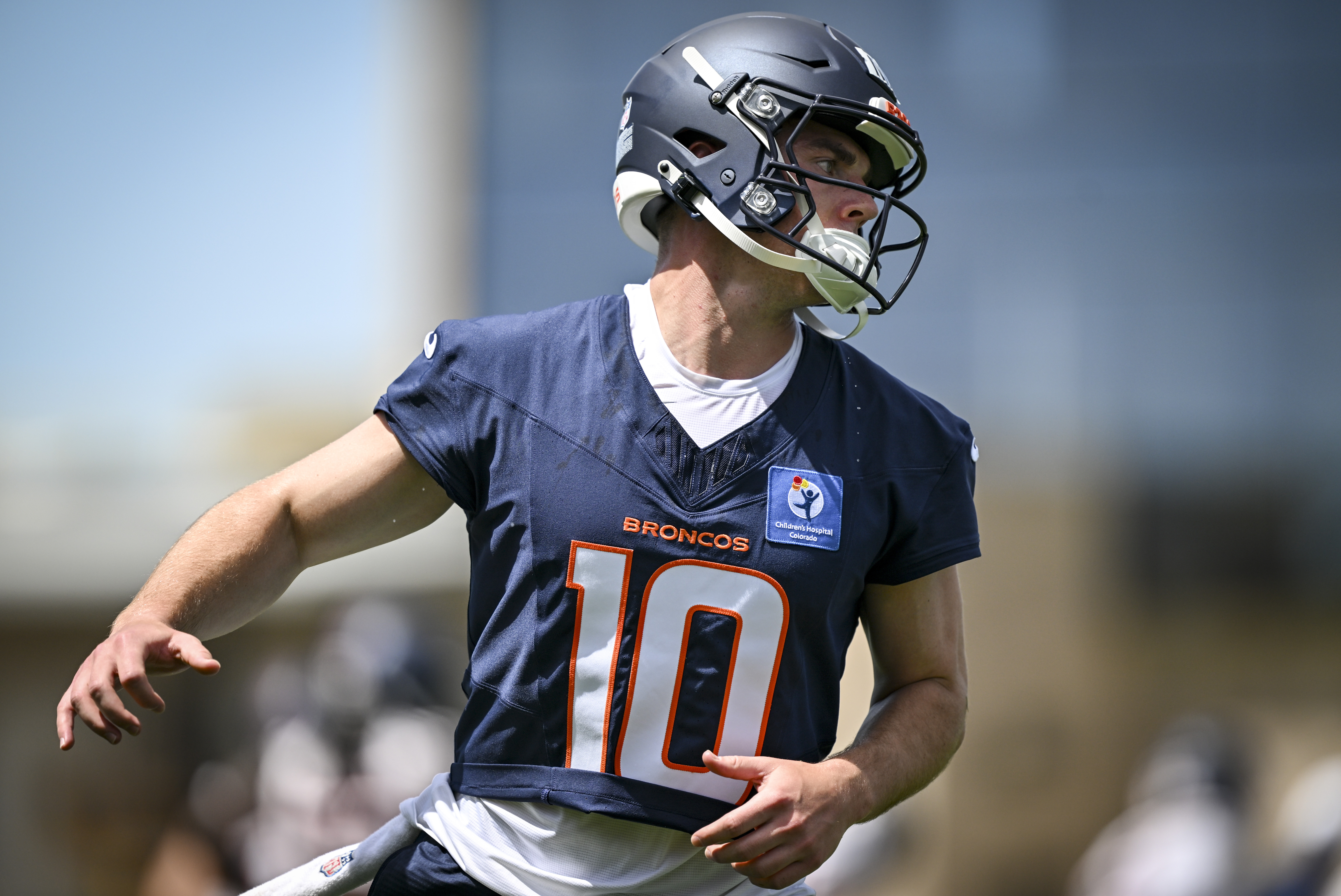 CENTENNIAL , CO - JUNE 16: Bo Nix (10) of the Denver Broncos warms up during minicamp at the Broncos Park in Centennial, Colorado on Tuesday, June 16, 2026. (Photo by AAron Ontiveroz/The Denver Post)