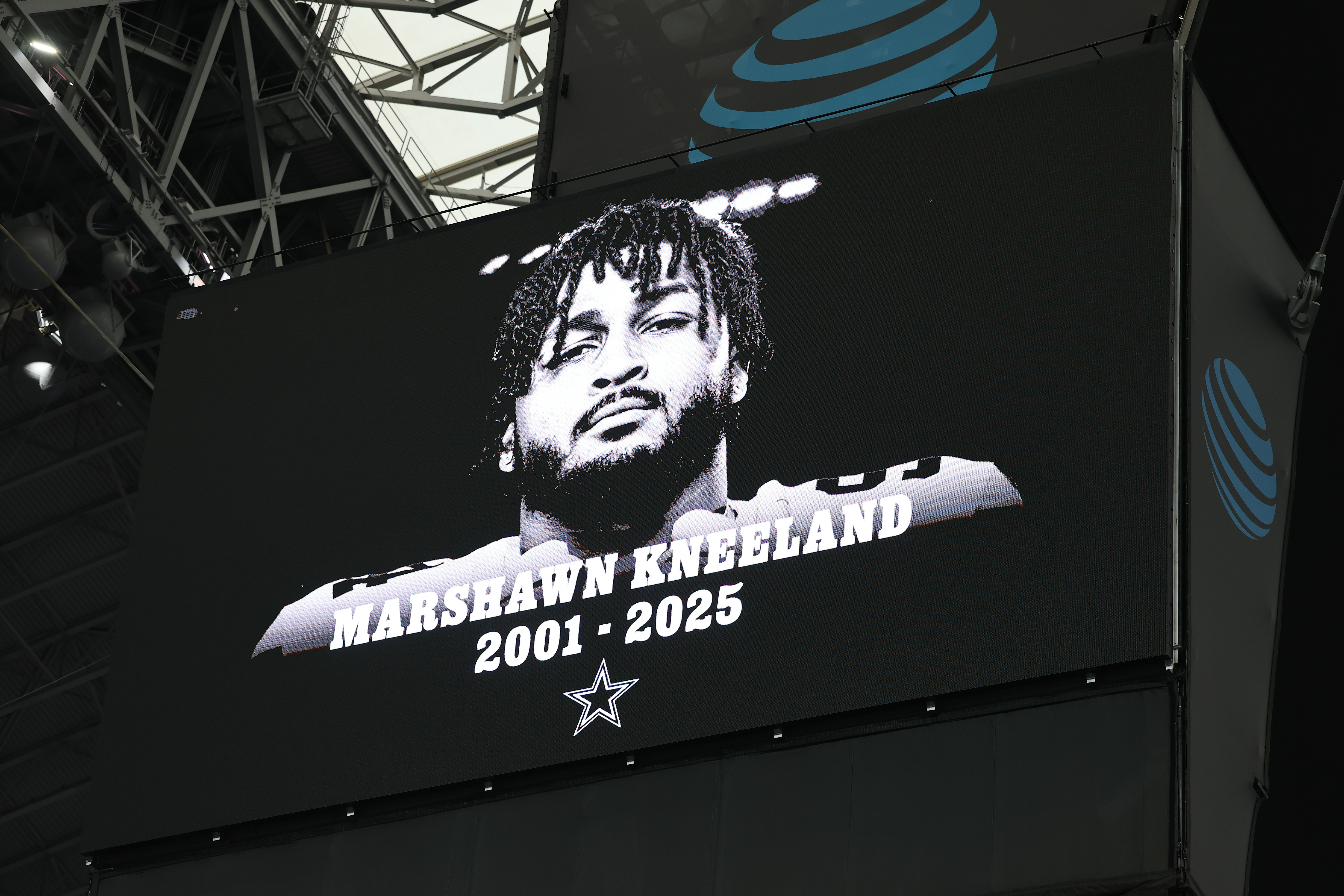 Former Cowboys DE Marshawn Kneeland diagnosed by researchers with stage 1 CTE