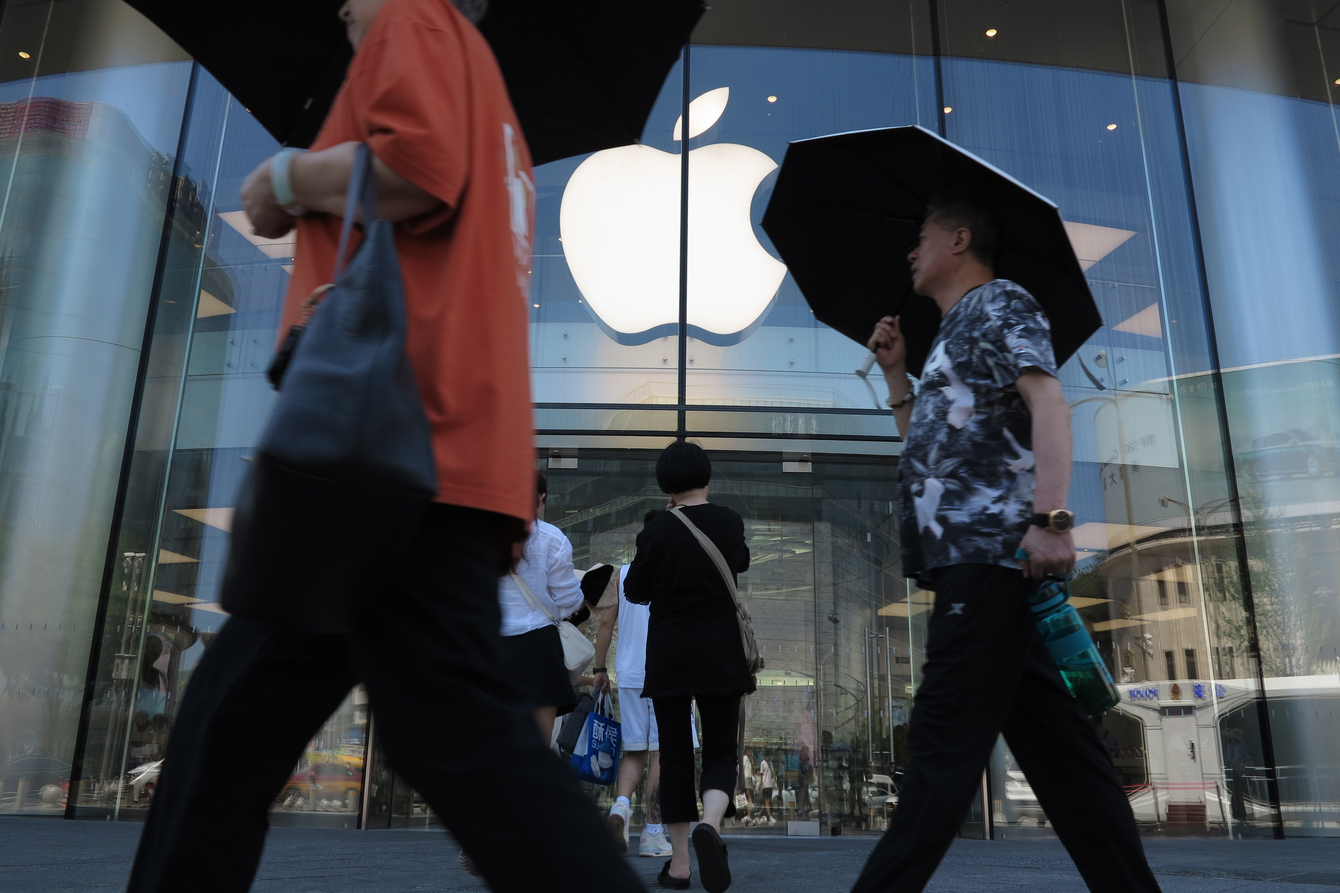 yahoo.com - Daniel Howley - Apple announces chip deal with Broadcom worth more than $30 billion