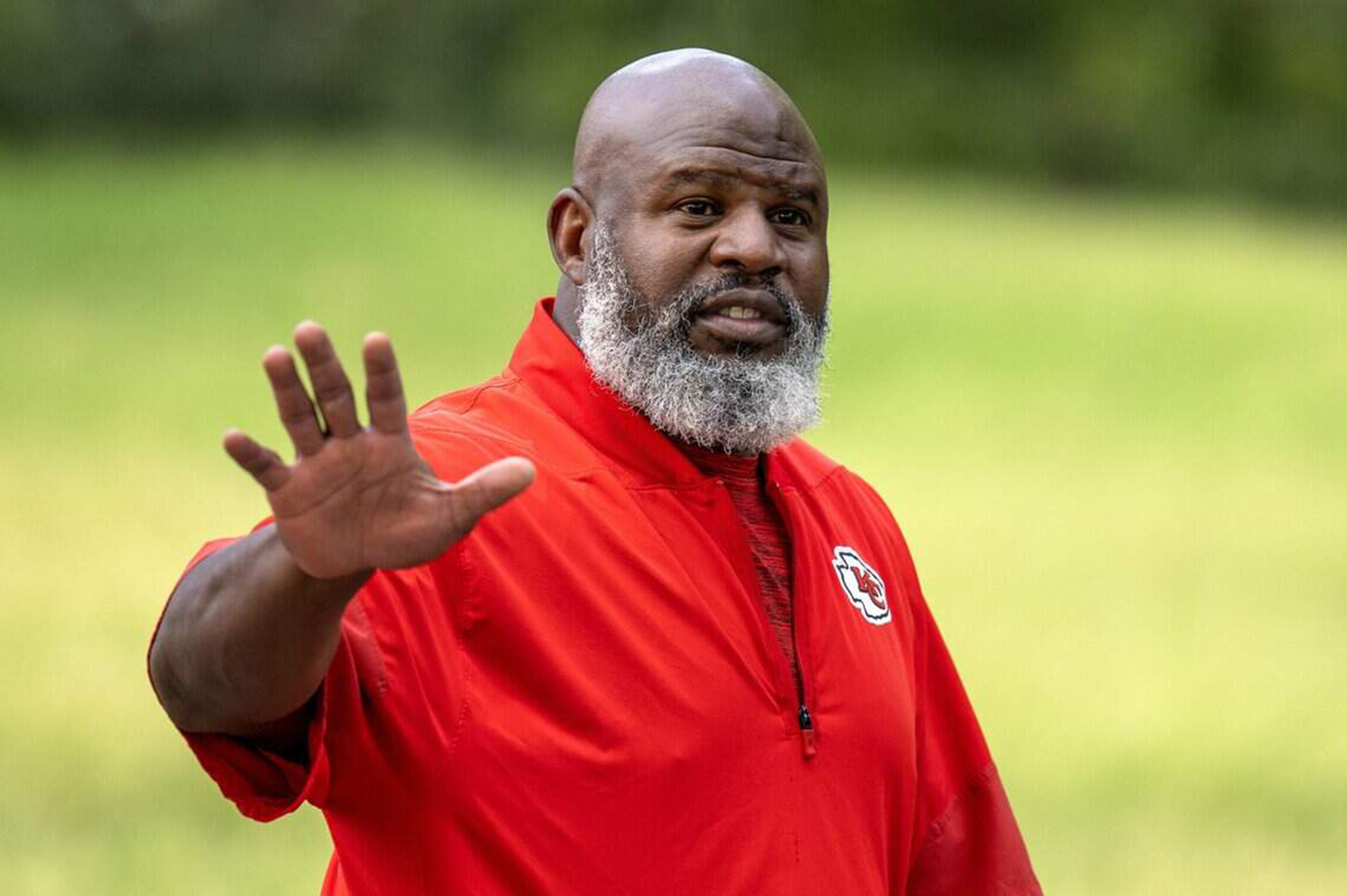 Chiefs OC Eric Bieniemy says wife Mia on 'road to recovery' 3 weeks after shooting