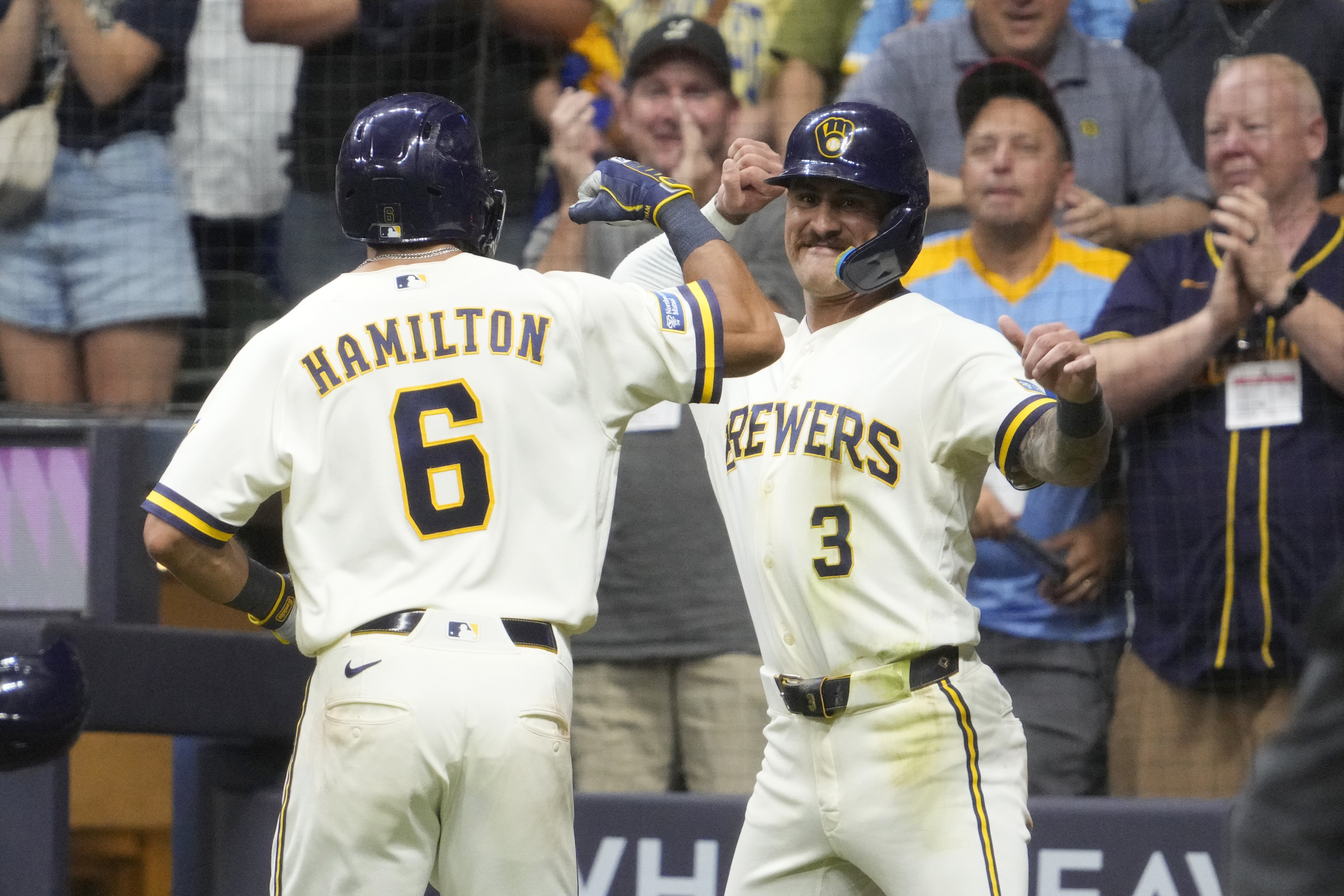 Brewers post 22–0 shutout of Mariners, matching MLB’s modern-era record