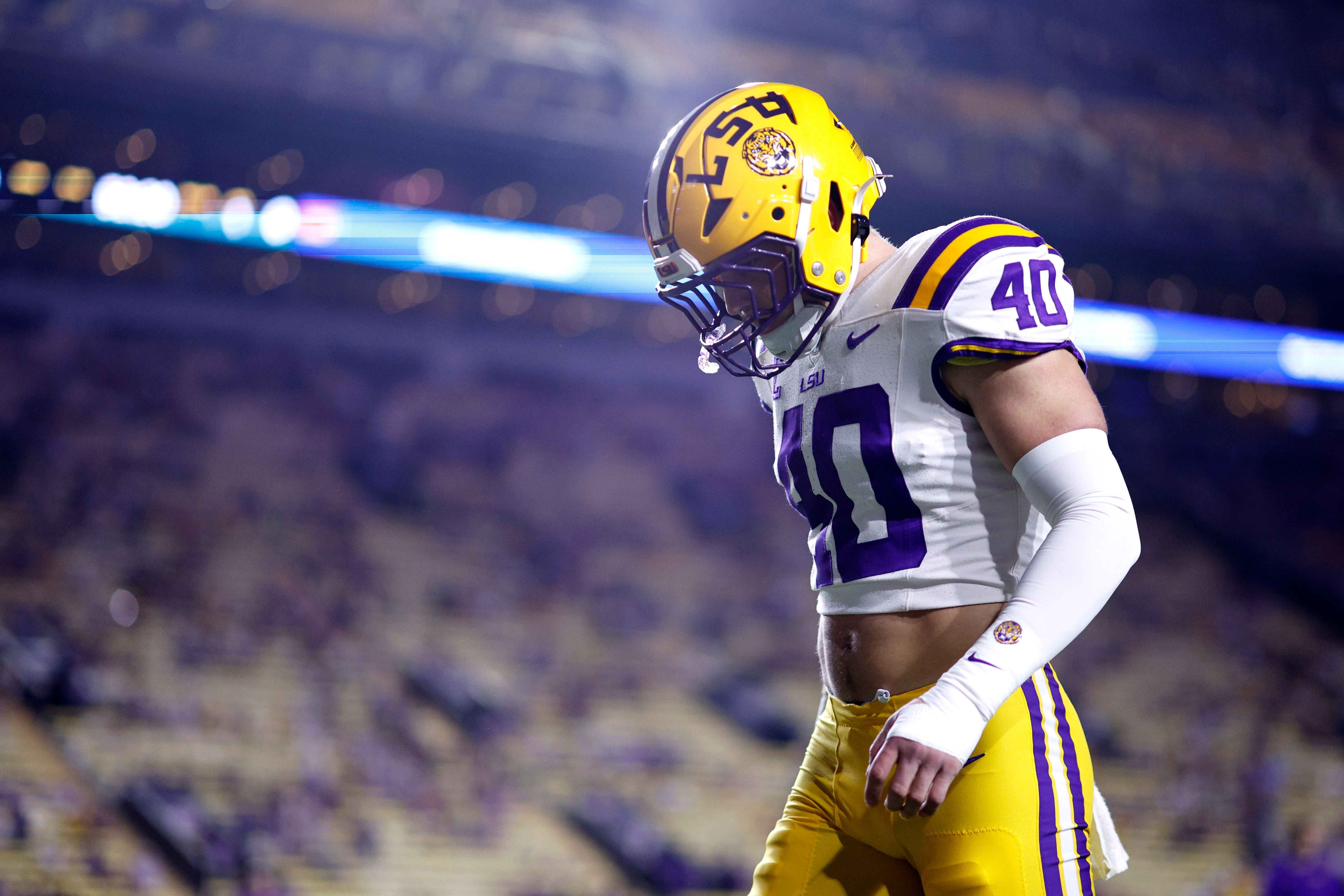 10 college football teams poised to bounce back this season
