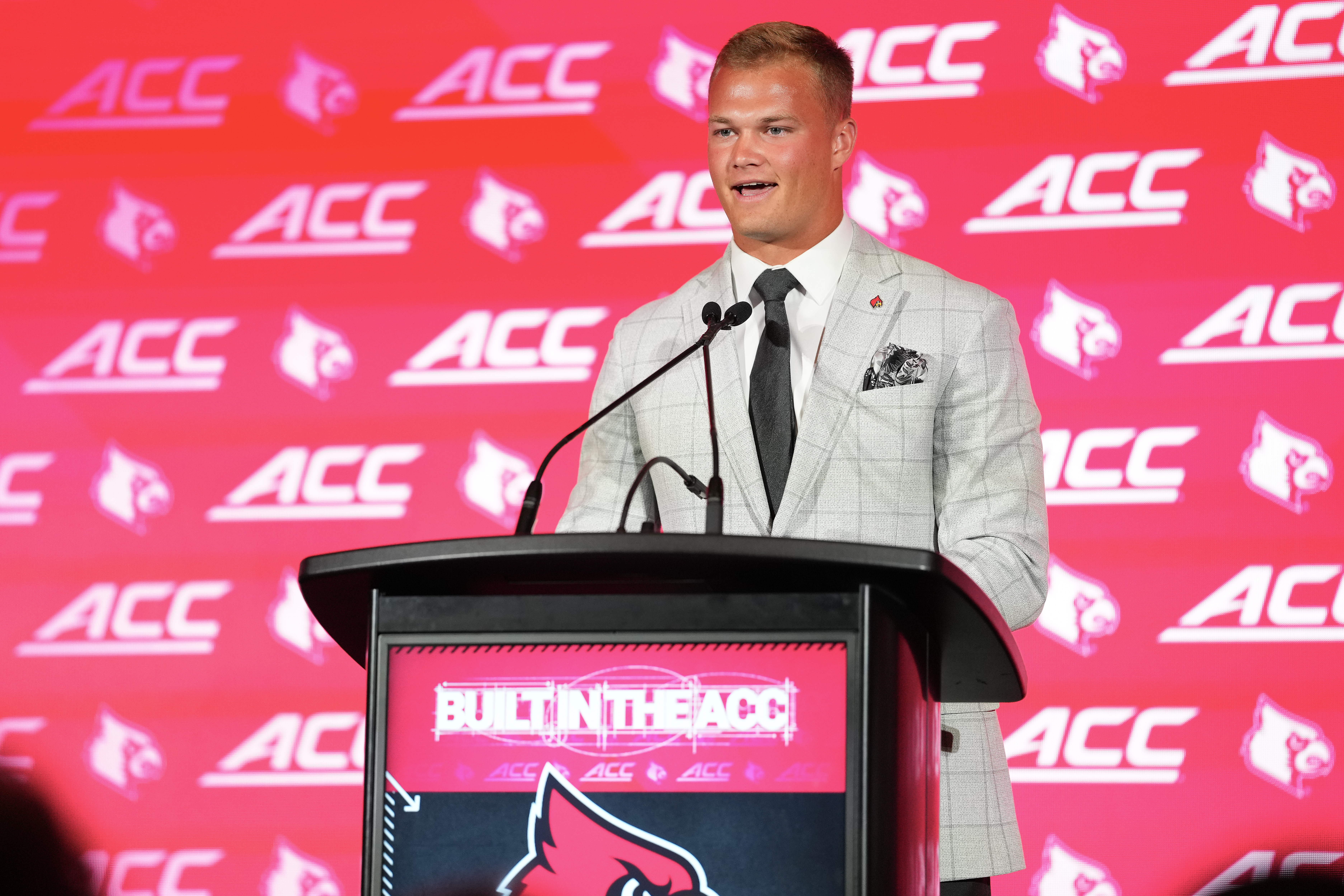 Dark horse teams that could make run at College Football Playoff during 2026 season
