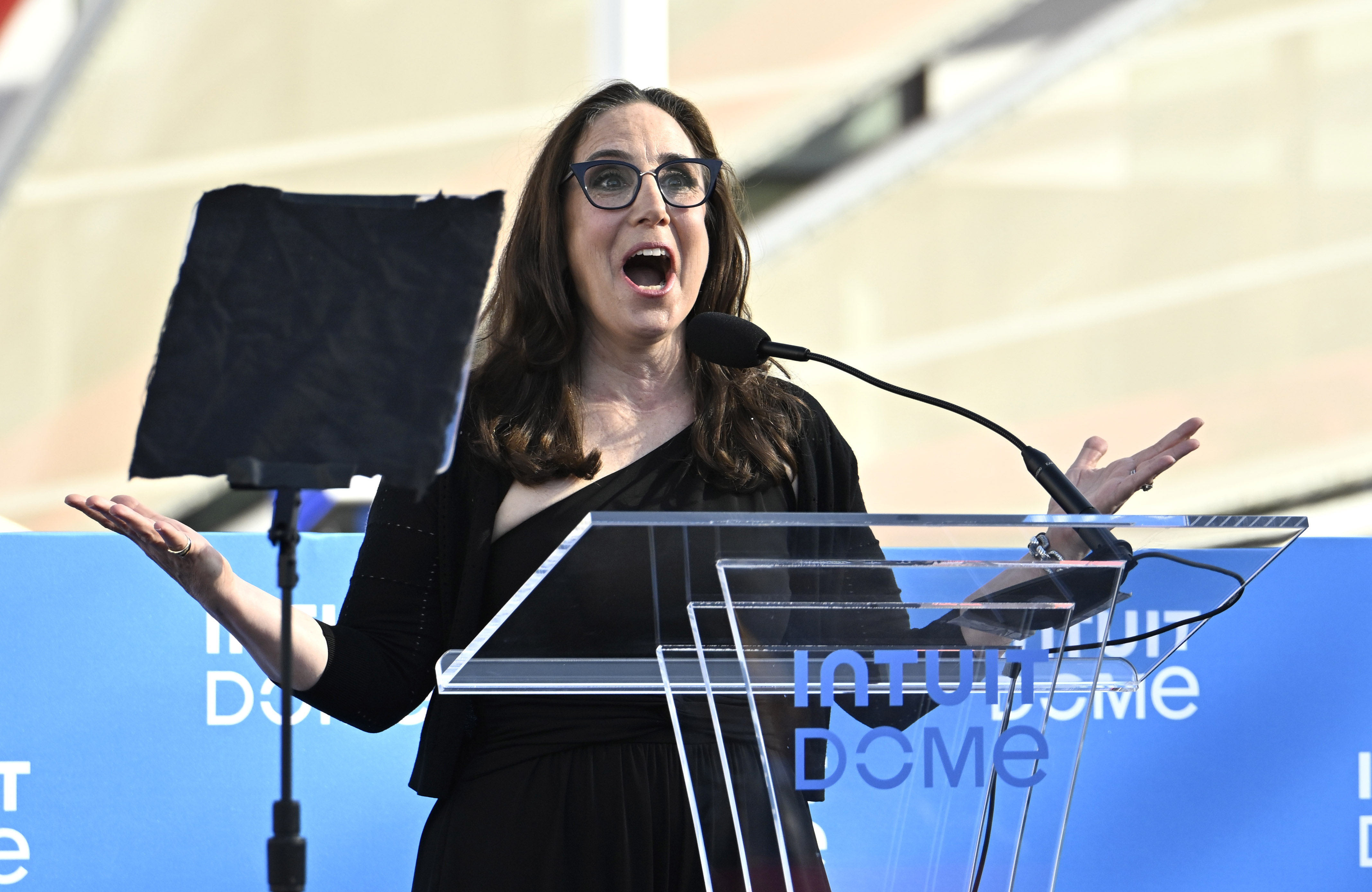 Gillian Zucker was Steve Ballmer’s trusted lieutenant. Now she’s at the center of the Clippers’ Kawhi Leonard scandal