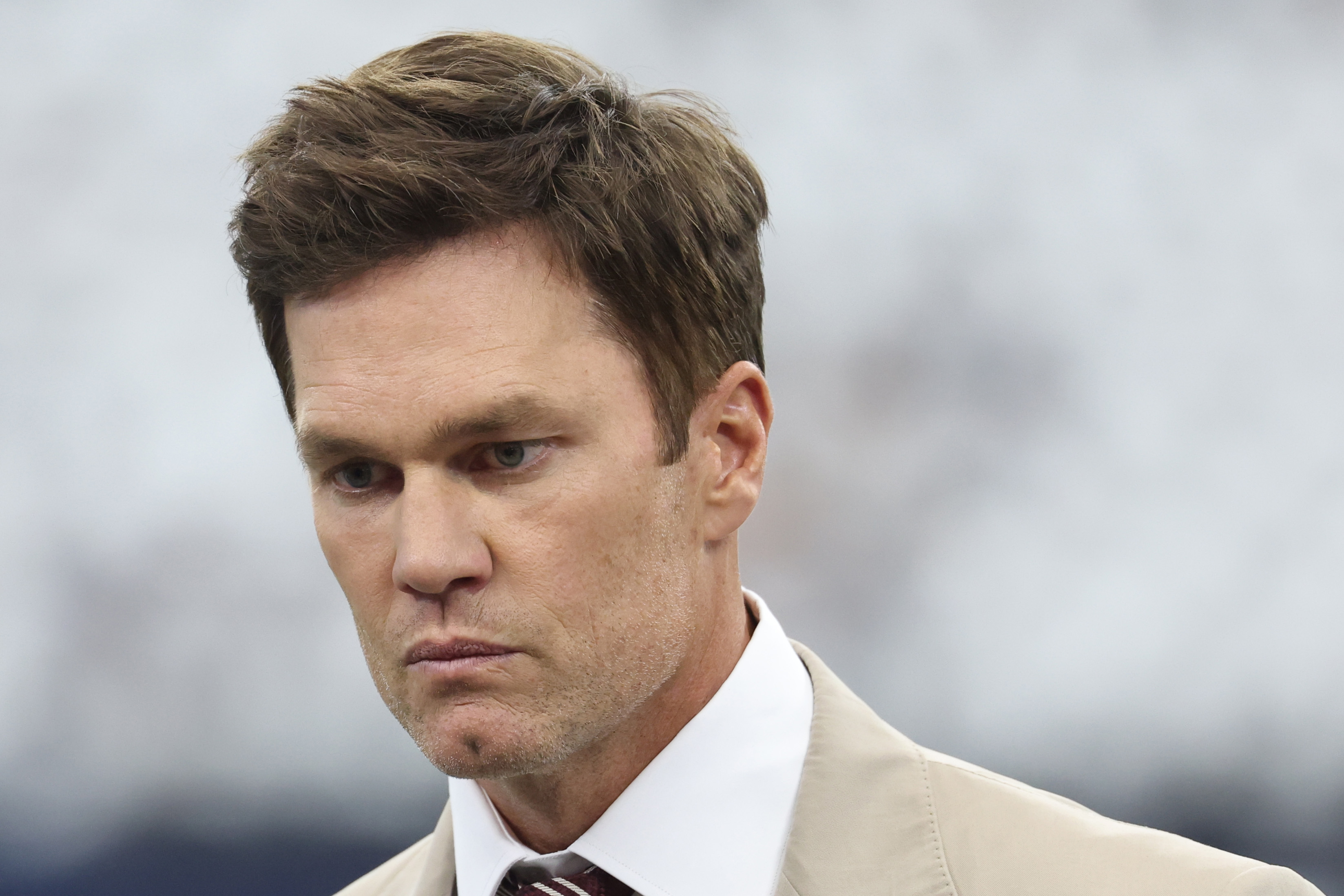 Tom Brady had just 2 words after seeing Jayden Daniels’ brutal injury live