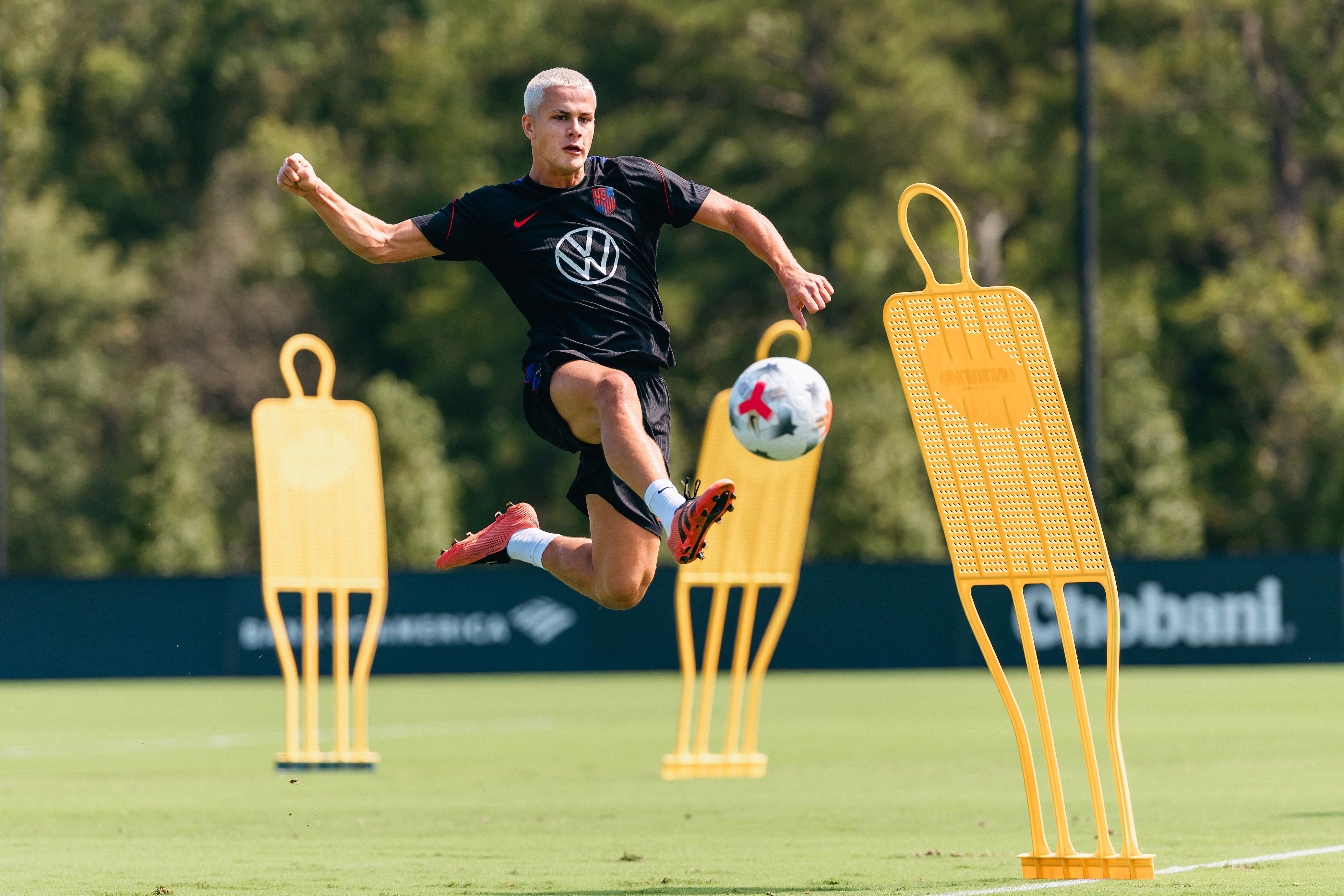 Sullivan, 16, starts for U.S.; youngest to earn cap since Adu in '06