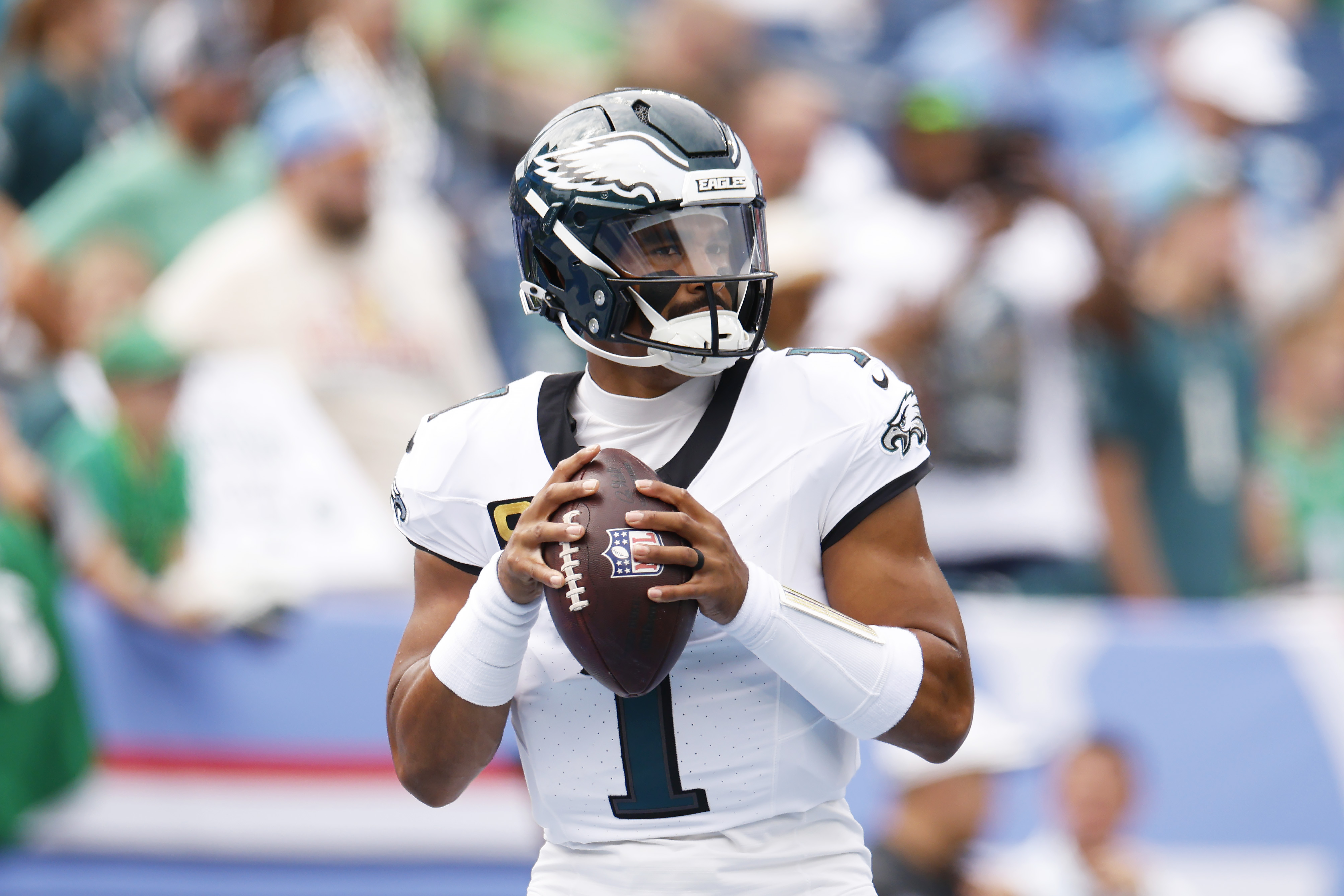 Philadelphia Eagles at Chicago Bears Monday Night Football betting odds, picks and predictions: Best bets, player props