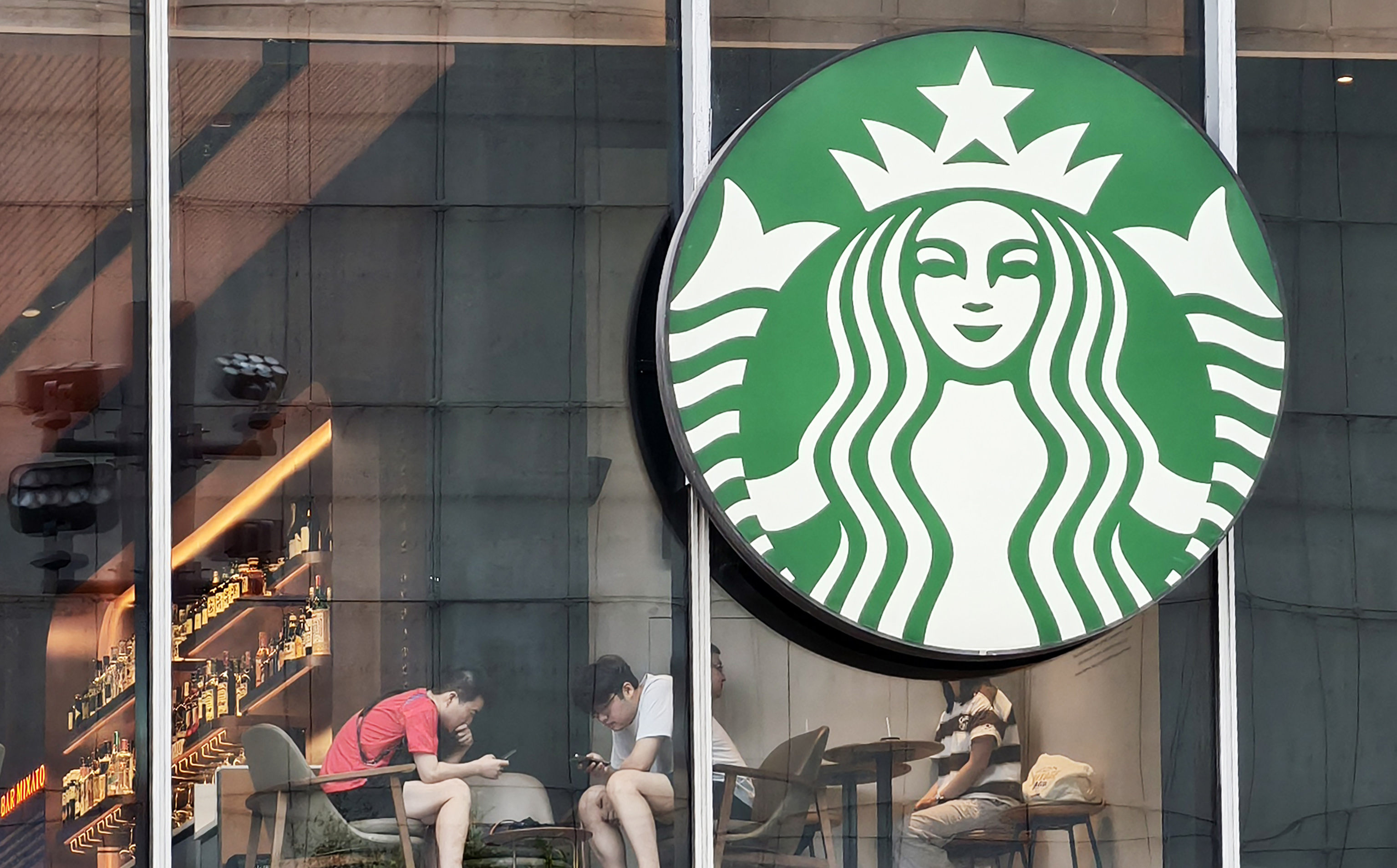 Starbucks to close 250 stores this week