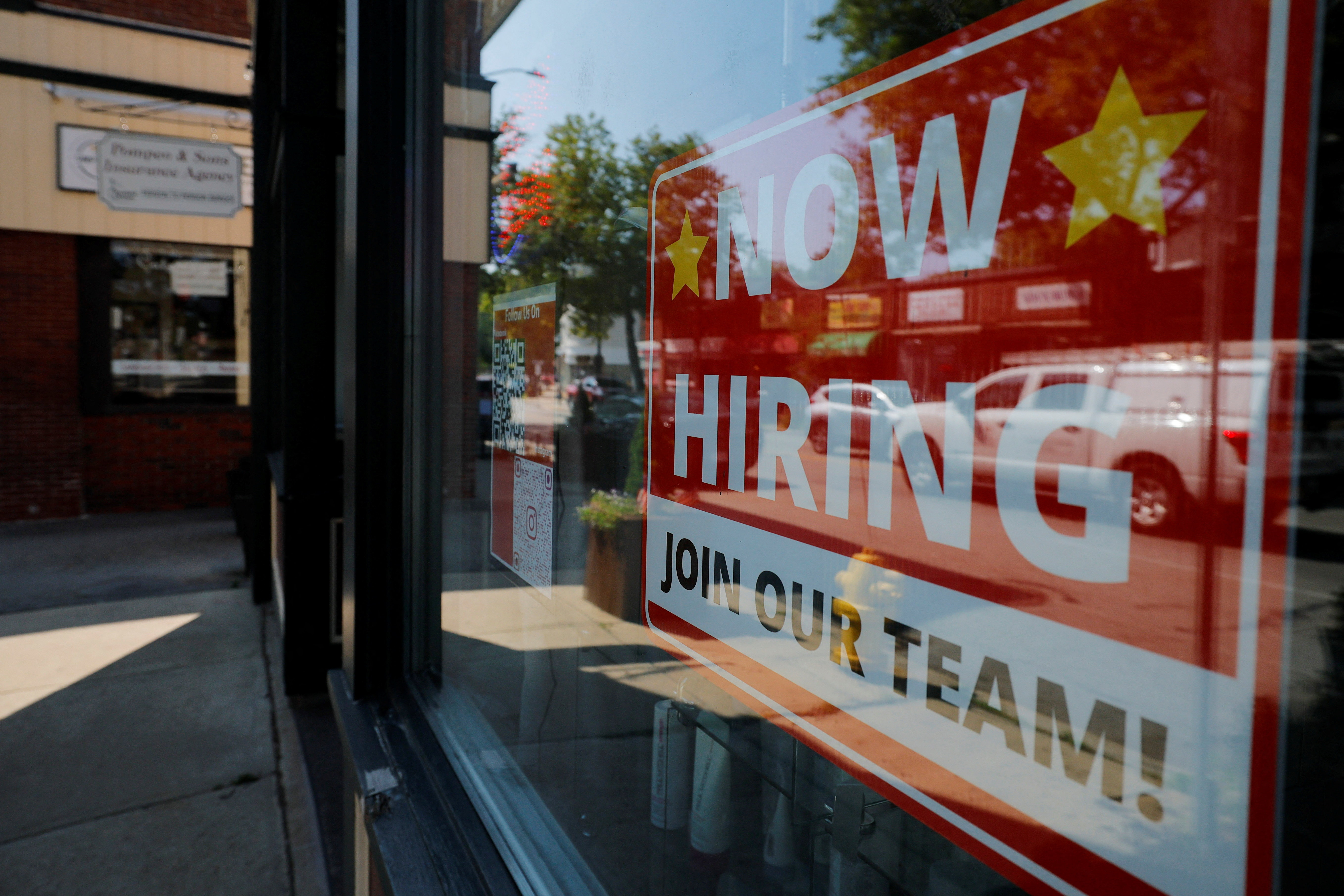 The biggest August jobs beat in nearly 30 years may be less impressive than it... - finance news from Yahoo Finance