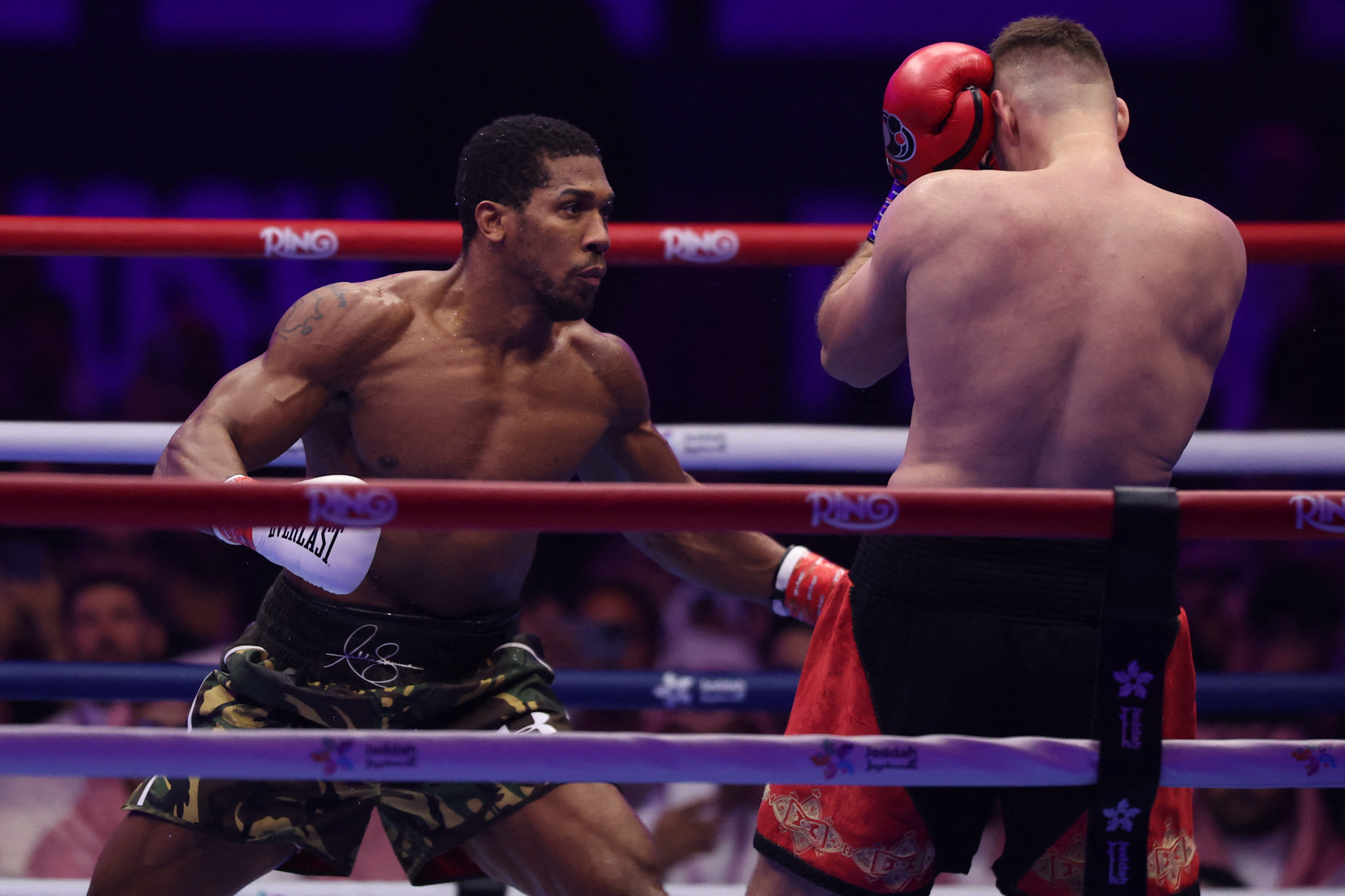 Should MMA really ban those potentially knee-shredding oblique kicks? Mailbag
