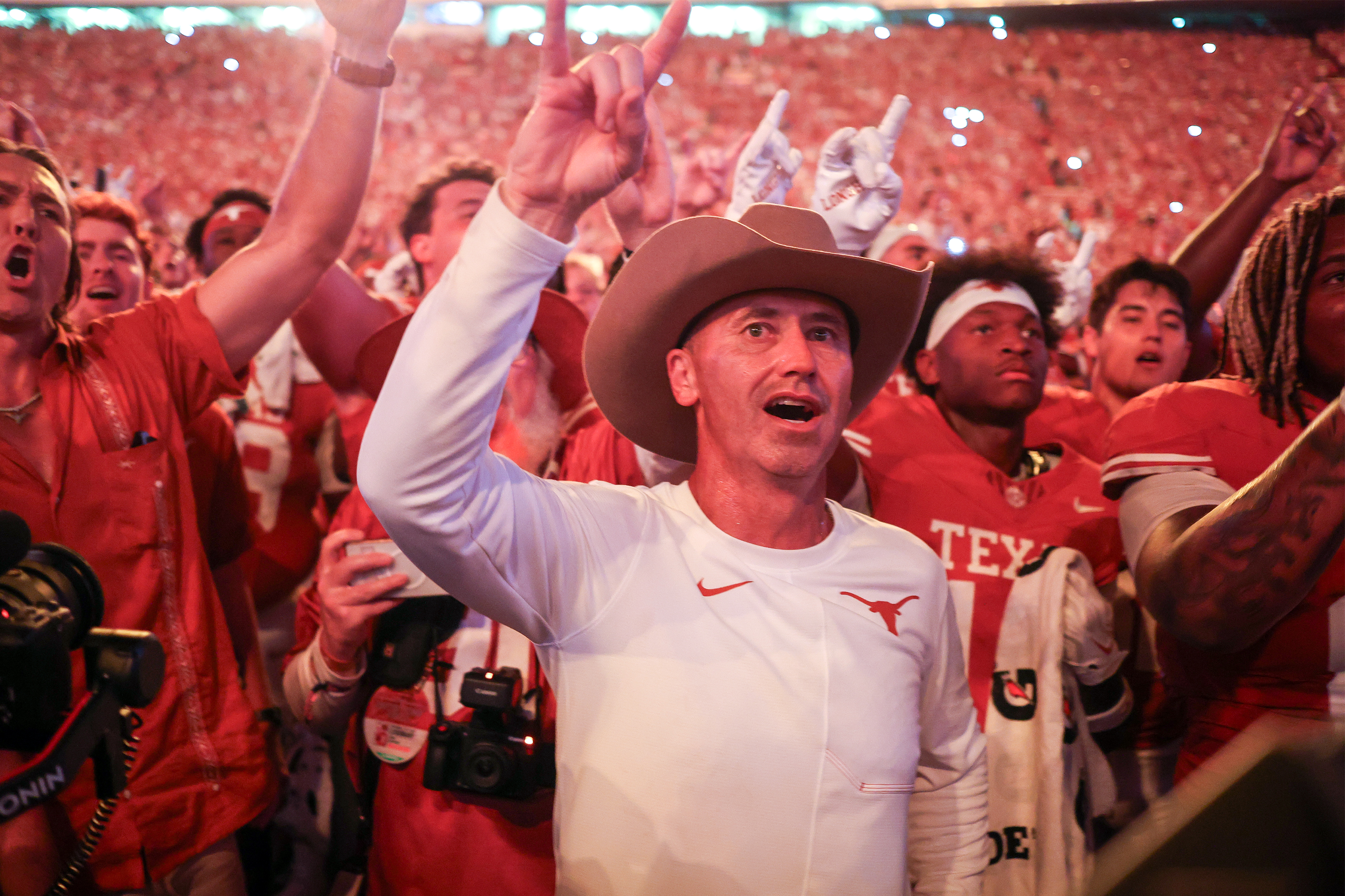 Yahoo Top 10: With Big Ten vs. SEC taking center stage in Week 2, 1 team stood above the rest