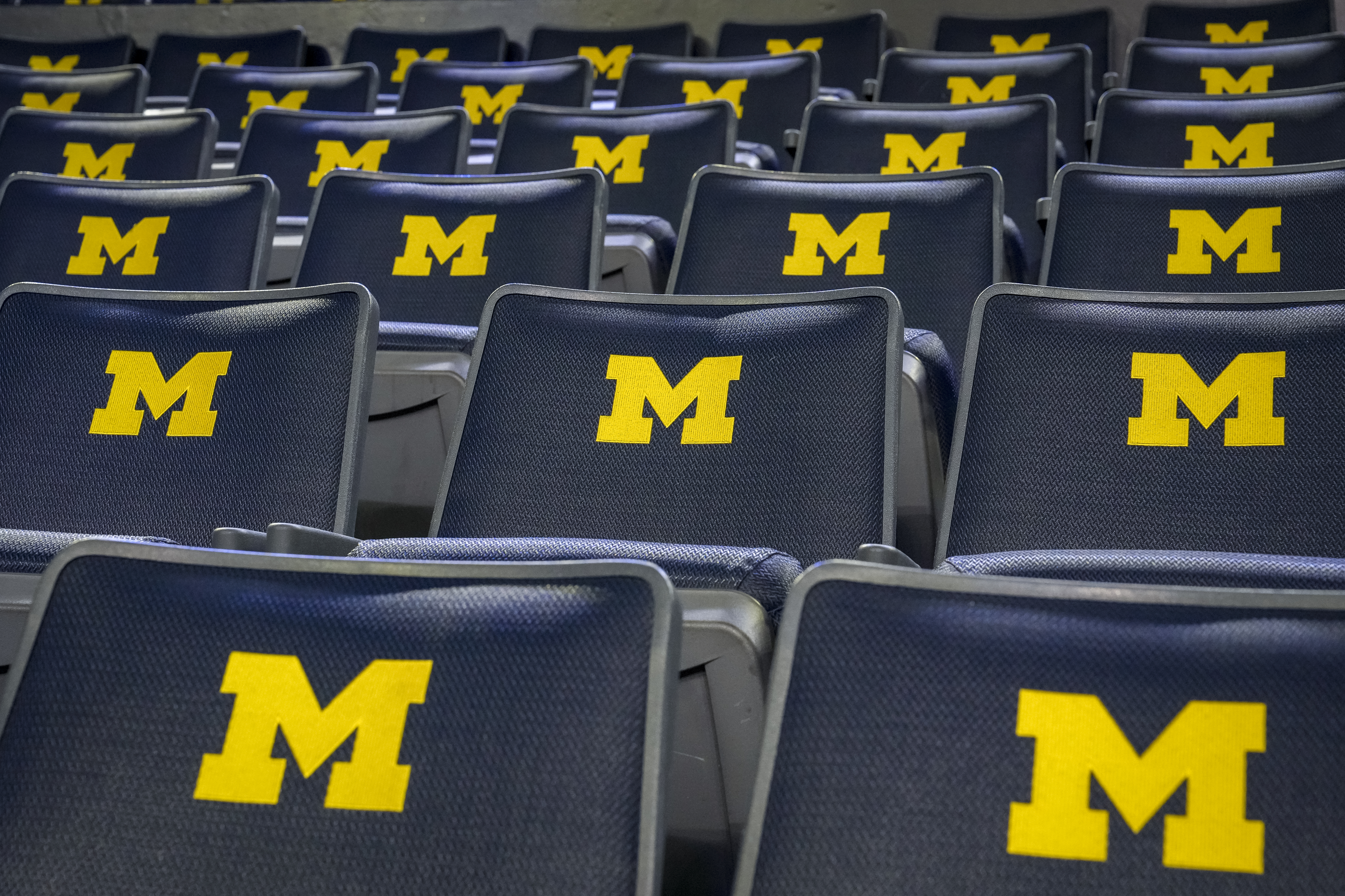 Michigan stuns Western Michigan again as Wolverines hockey nets winner with 0.1 seconds left