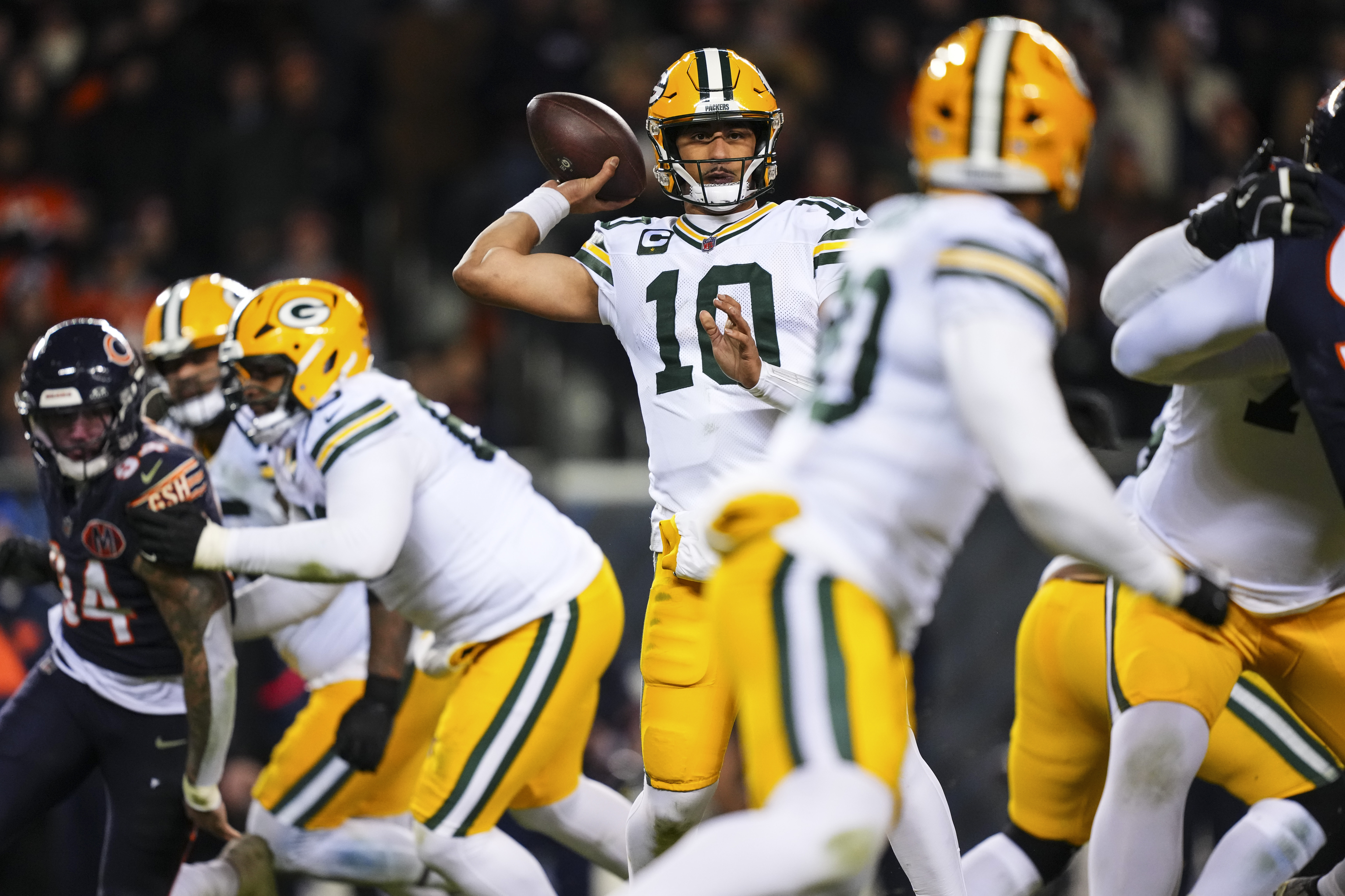 Week 5 NFL picks against the spread, predictions for every game: Packers need a win, but rival Bears are favored
