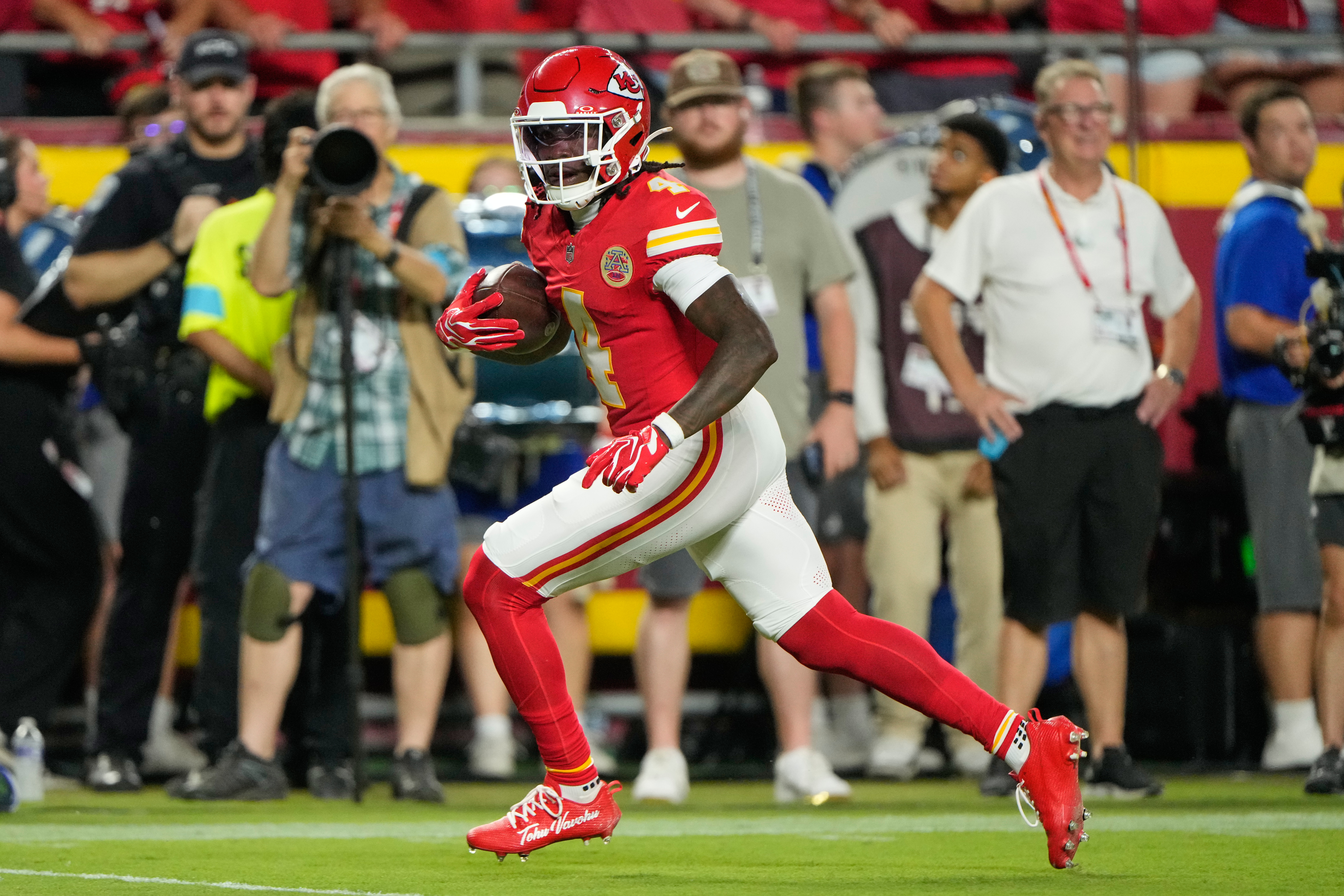 Rashee Rice injury update as Chiefs WR leaves game with apparent leg injury